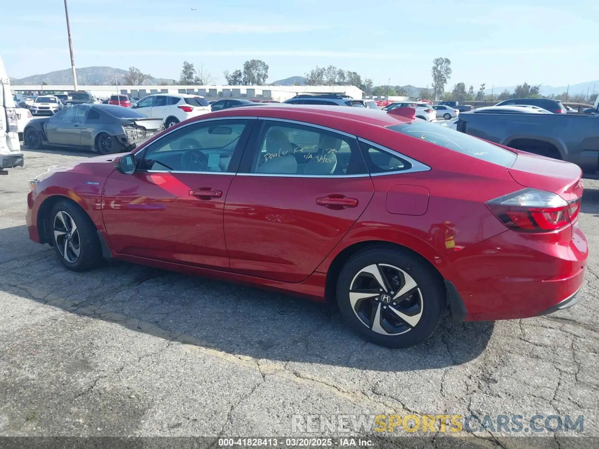14 Photograph of a damaged car 19XZE4F58NE012057 HONDA INSIGHT 2022