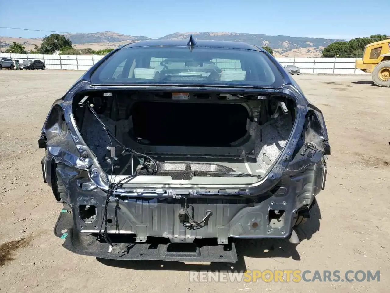 6 Photograph of a damaged car 19XZE4F59NE006168 HONDA INSIGHT 2022