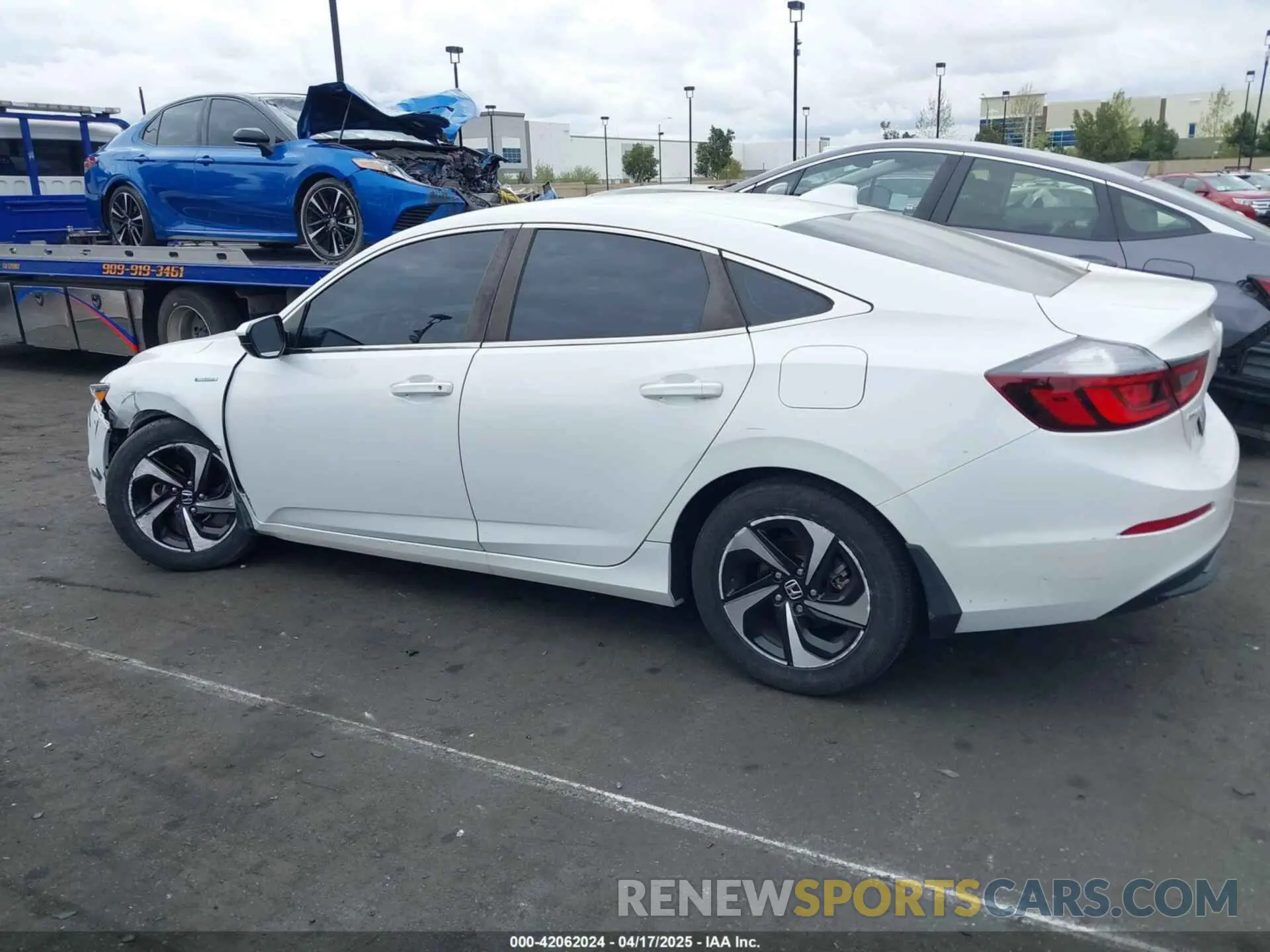14 Photograph of a damaged car 19XZE4F59NE012052 HONDA INSIGHT 2022