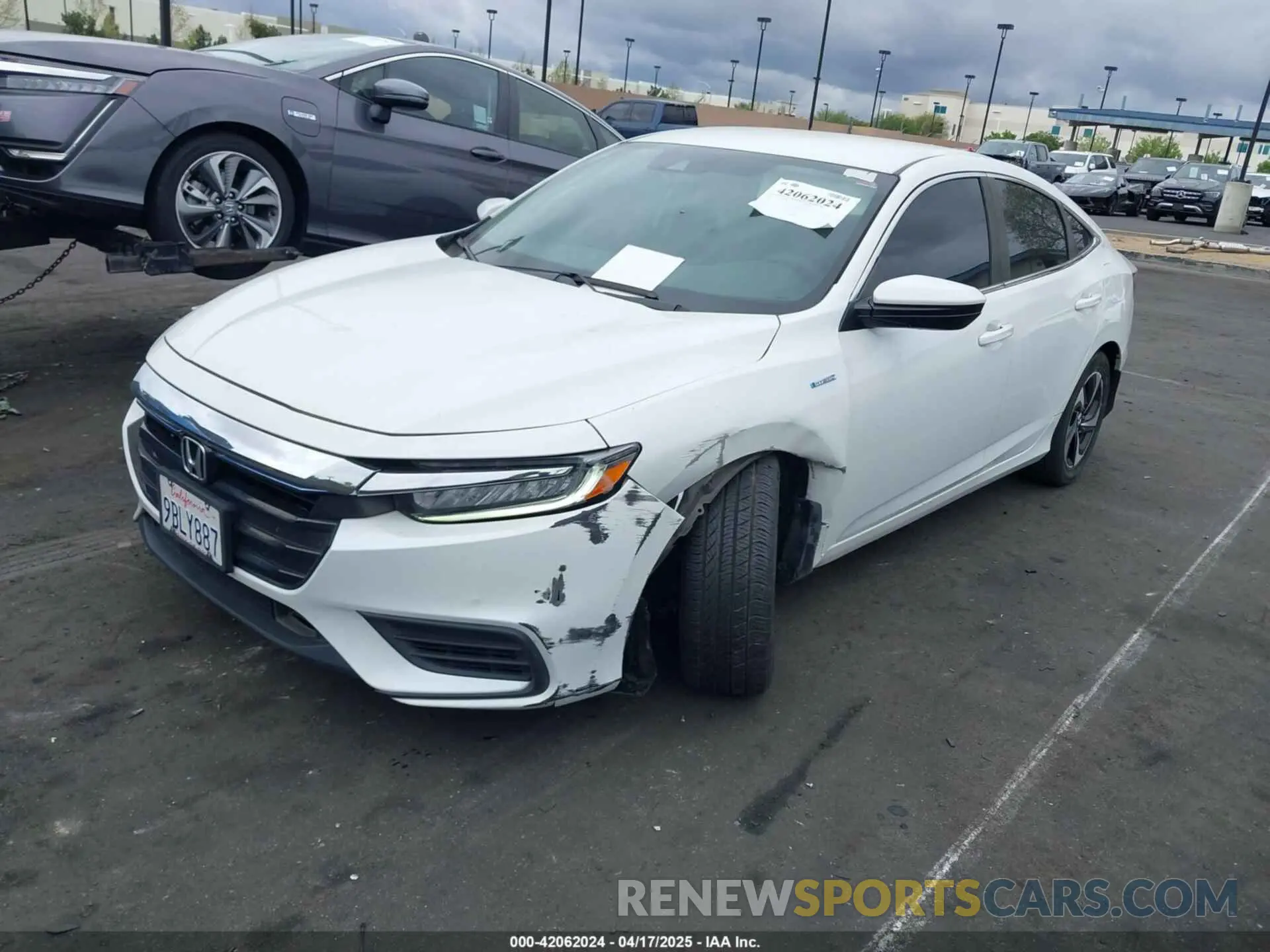 2 Photograph of a damaged car 19XZE4F59NE012052 HONDA INSIGHT 2022