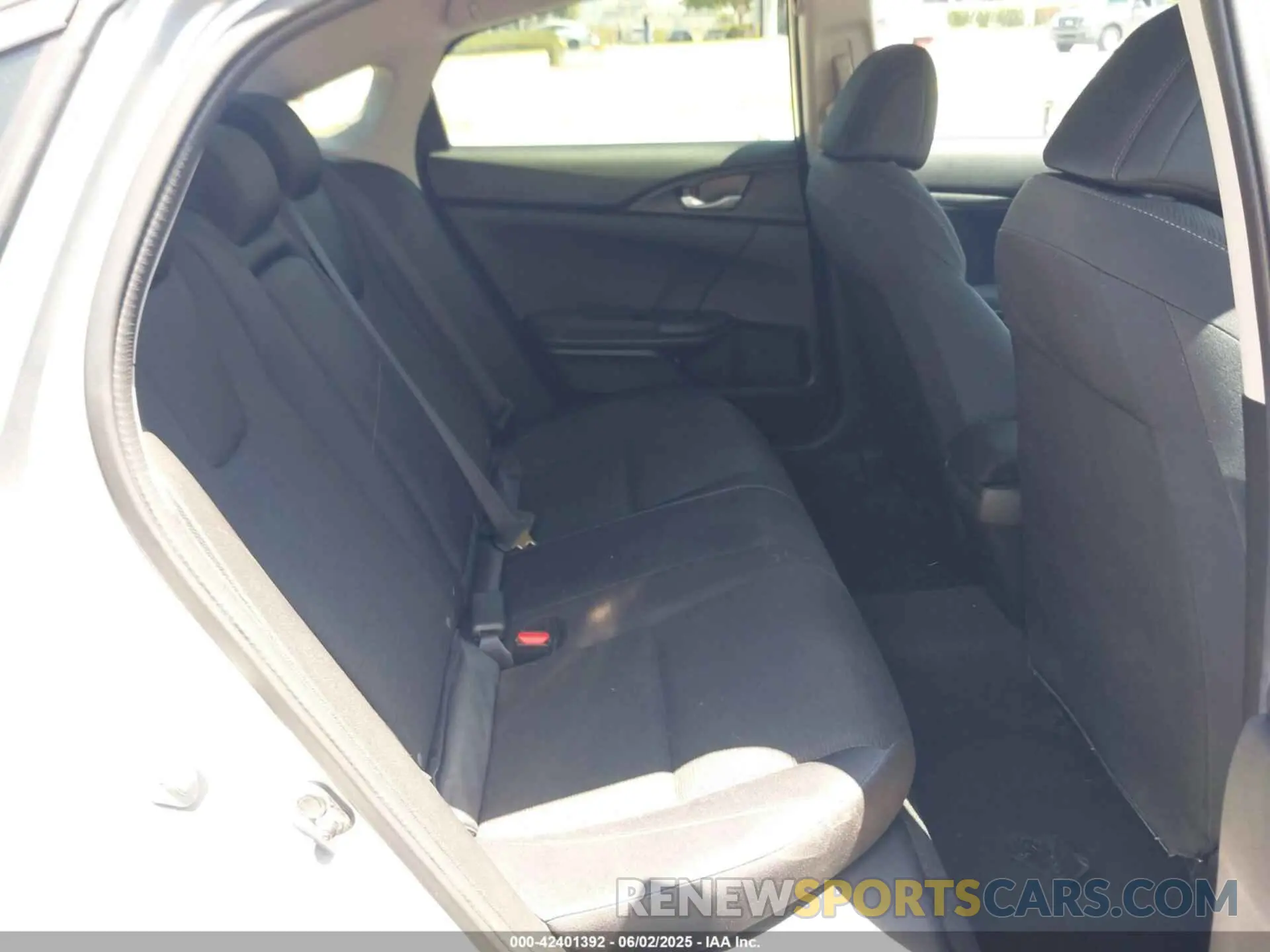 8 Photograph of a damaged car 19XZE4F5XNE015879 HONDA INSIGHT 2022
