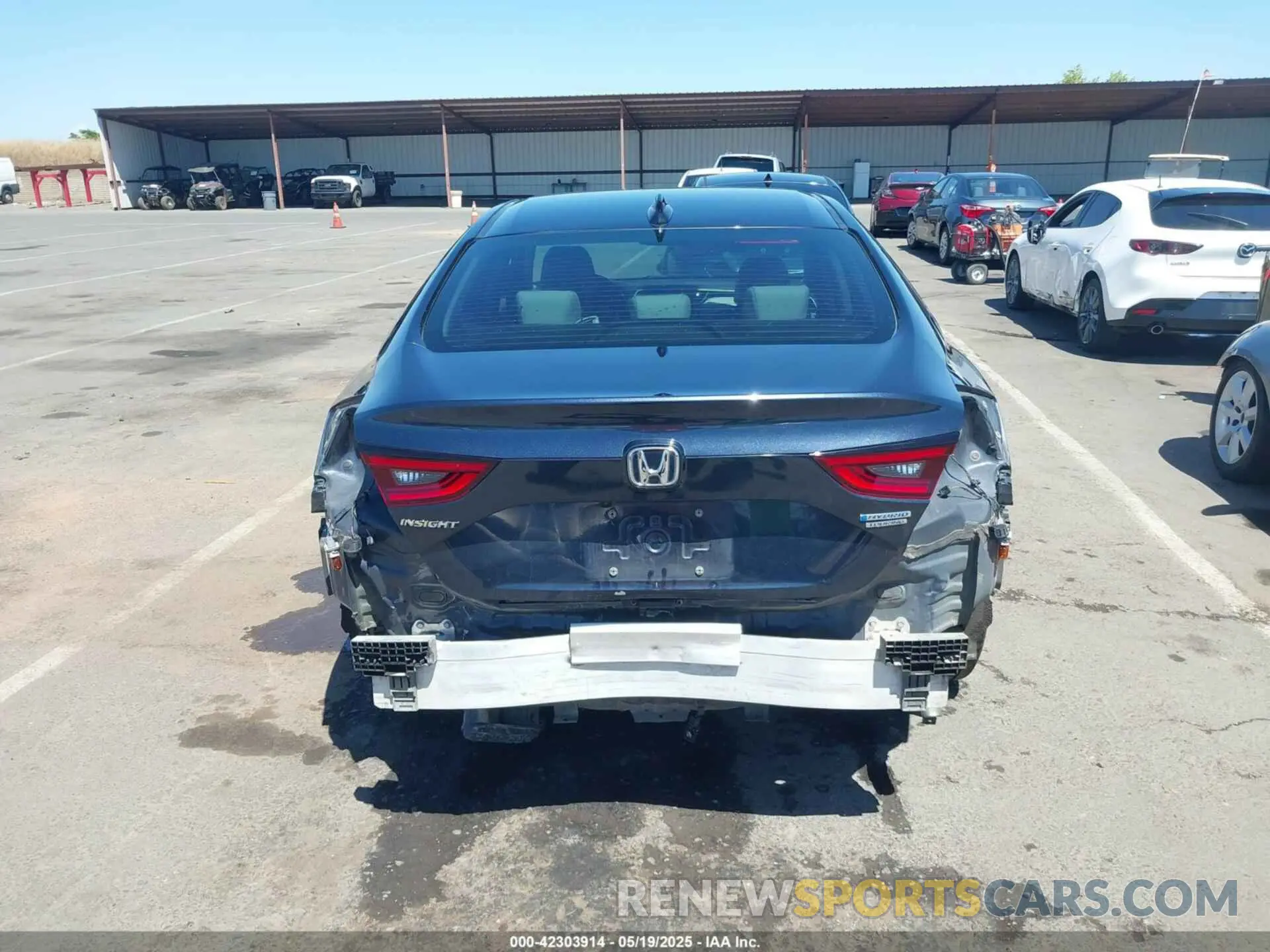 17 Photograph of a damaged car 19XZE4F90NE001251 HONDA INSIGHT 2022