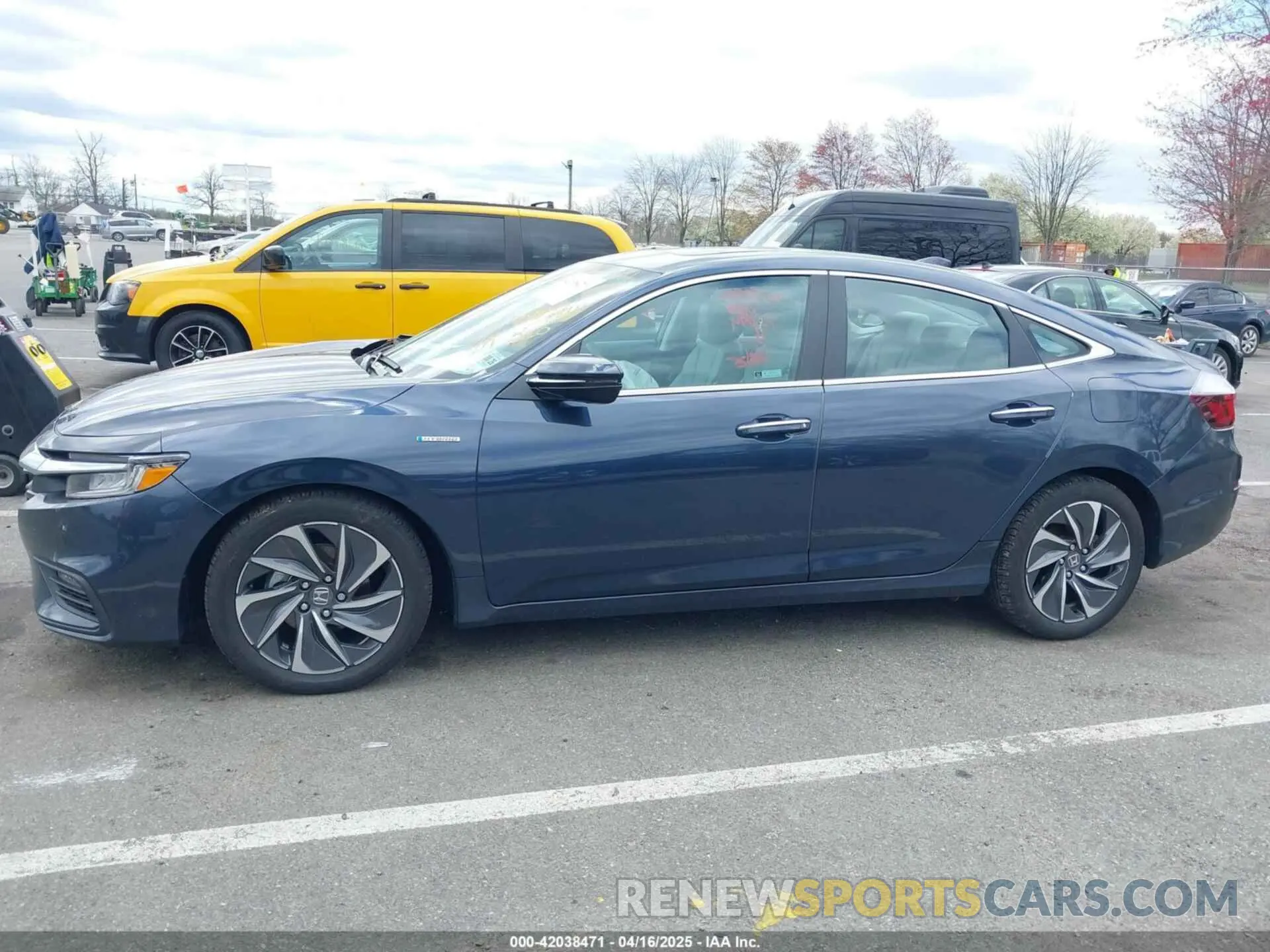 14 Photograph of a damaged car 19XZE4F90NE007552 HONDA INSIGHT 2022