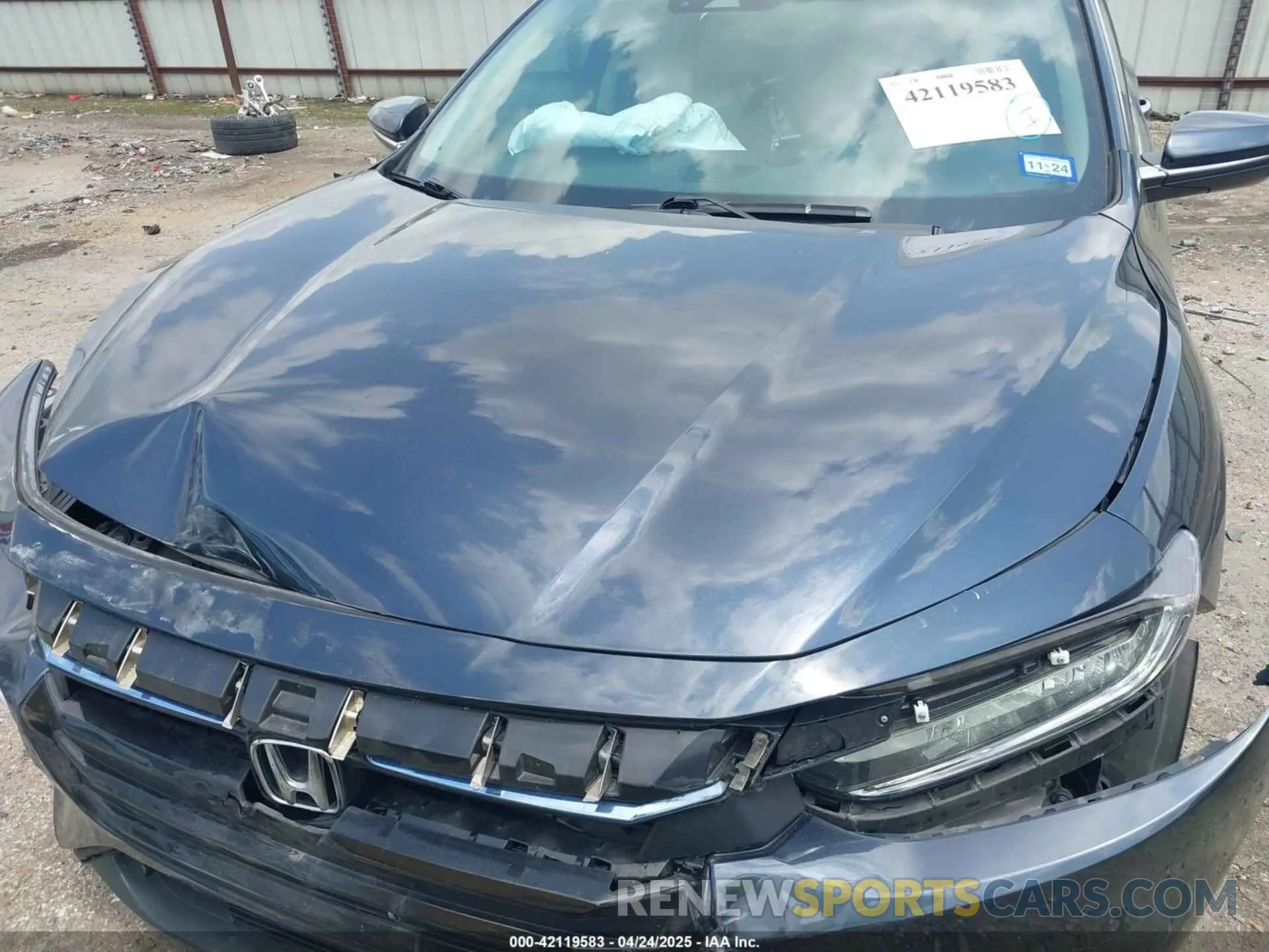 12 Photograph of a damaged car 19XZE4F92NE006127 HONDA INSIGHT 2022