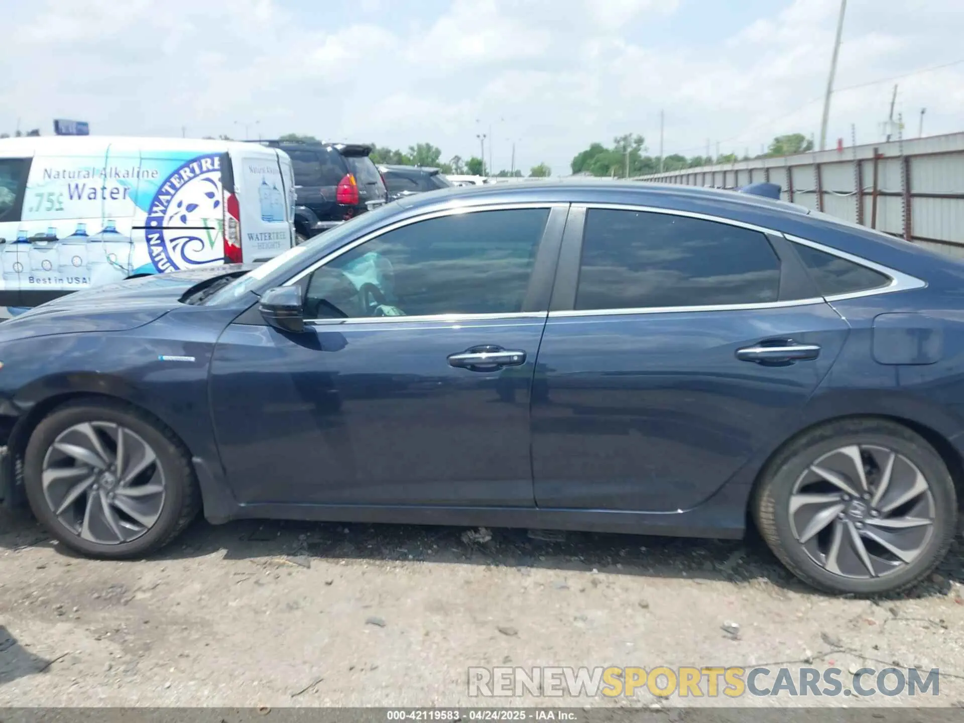 14 Photograph of a damaged car 19XZE4F92NE006127 HONDA INSIGHT 2022