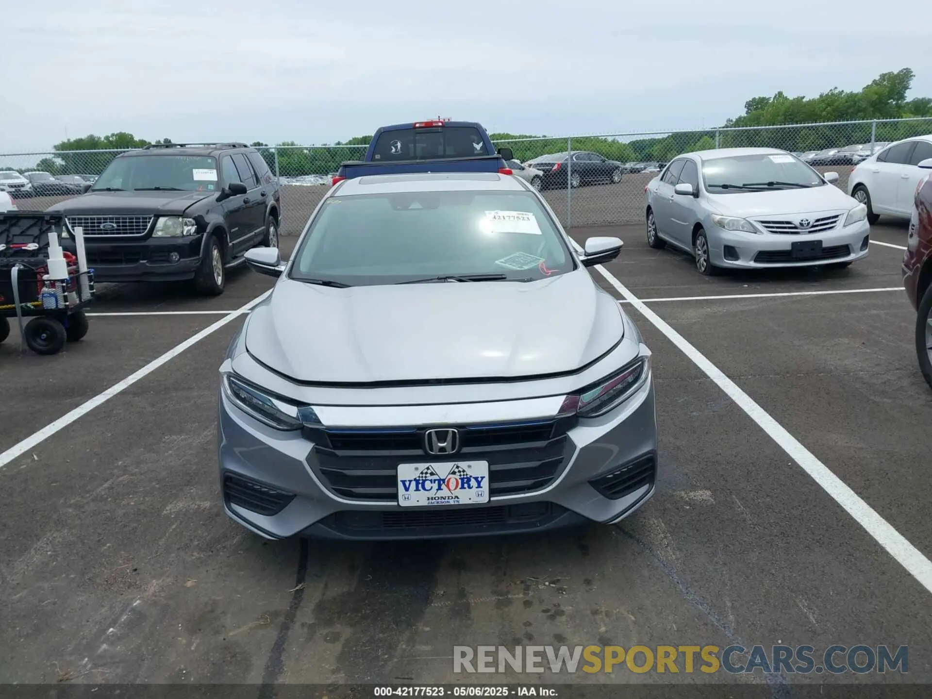 12 Photograph of a damaged car 19XZE4F94NE005917 HONDA INSIGHT 2022