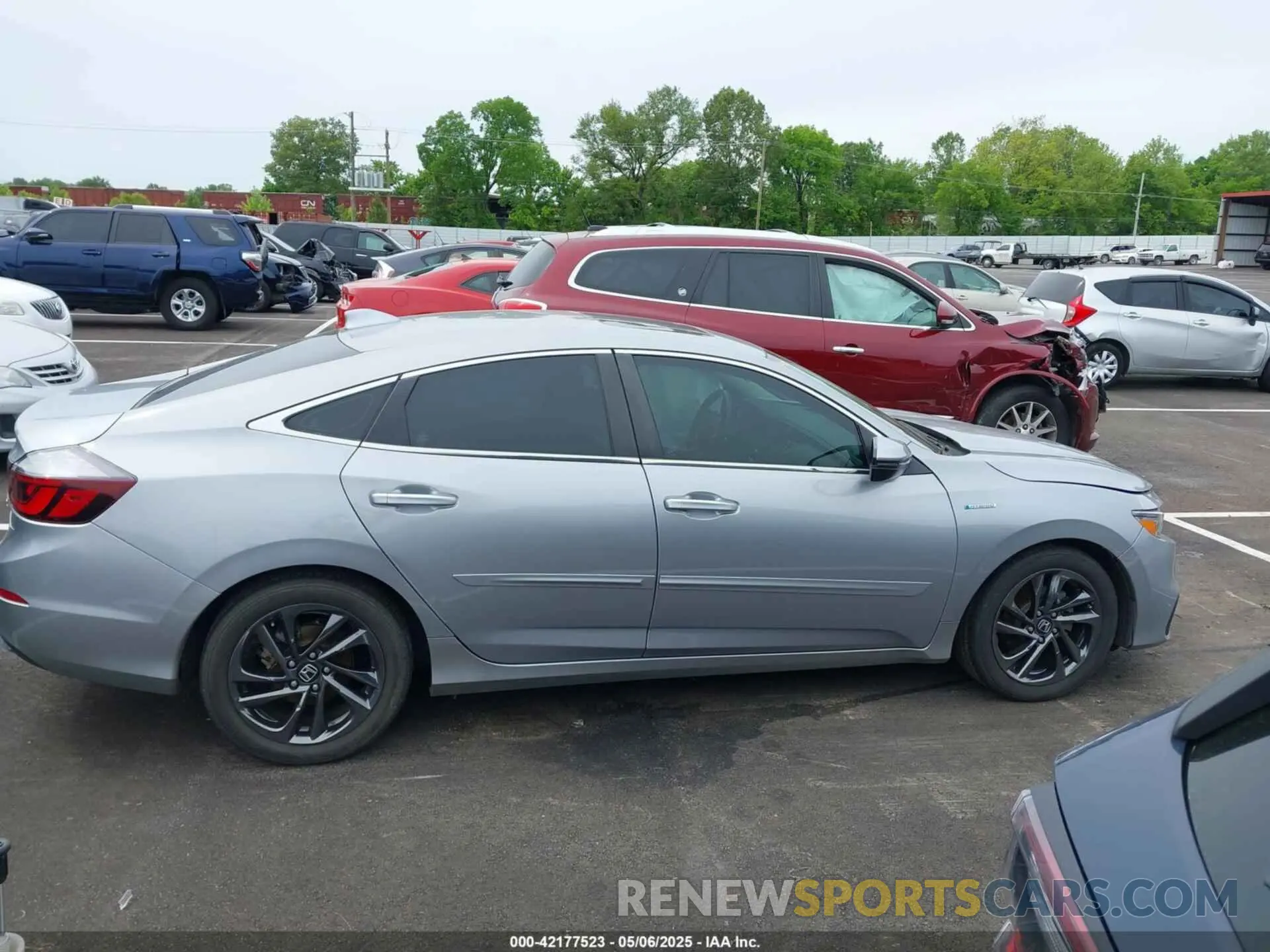 13 Photograph of a damaged car 19XZE4F94NE005917 HONDA INSIGHT 2022
