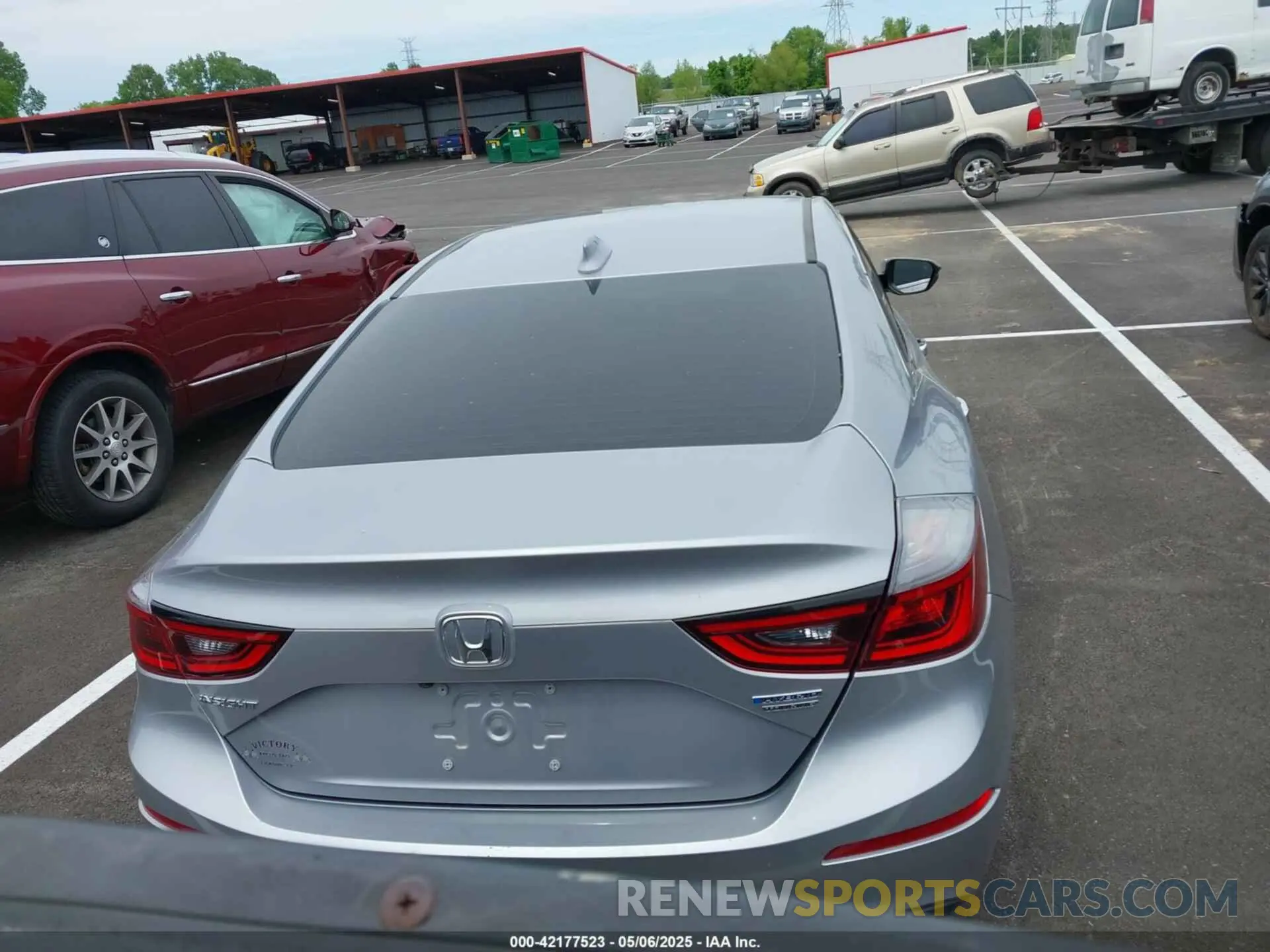 16 Photograph of a damaged car 19XZE4F94NE005917 HONDA INSIGHT 2022