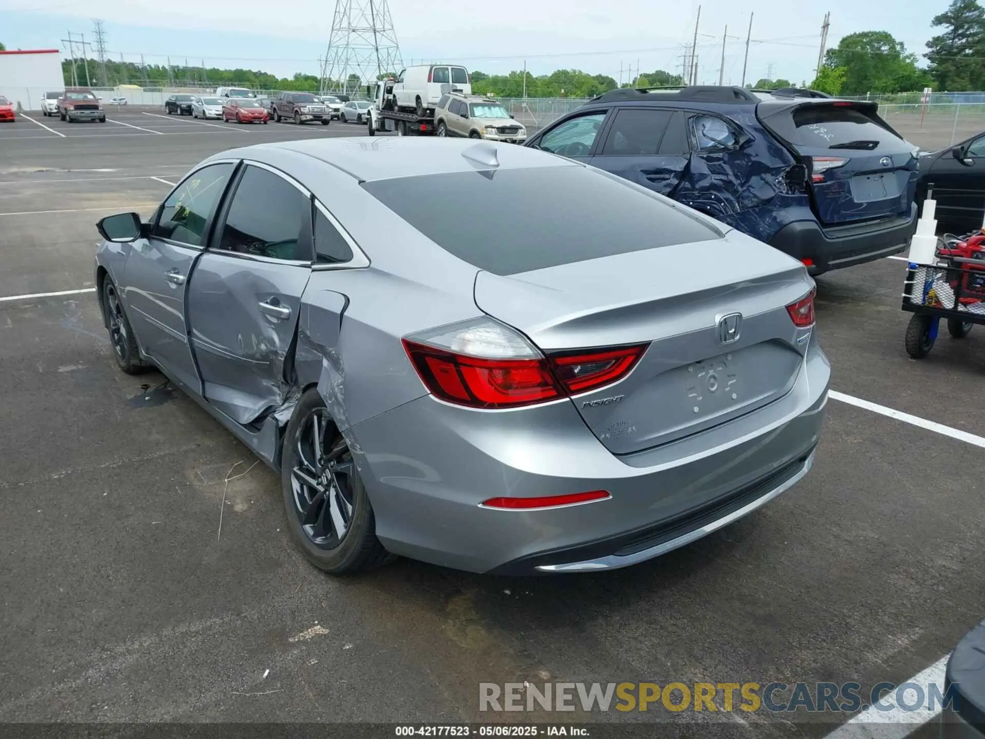 3 Photograph of a damaged car 19XZE4F94NE005917 HONDA INSIGHT 2022