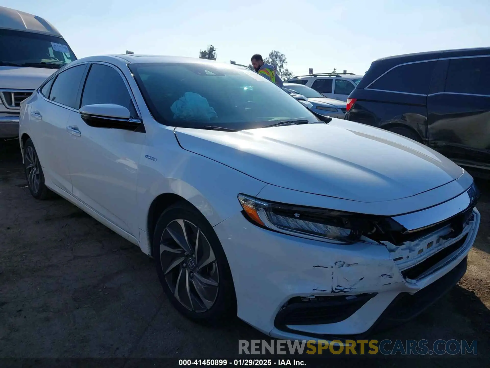 1 Photograph of a damaged car 19XZE4F95NE017767 HONDA INSIGHT 2022
