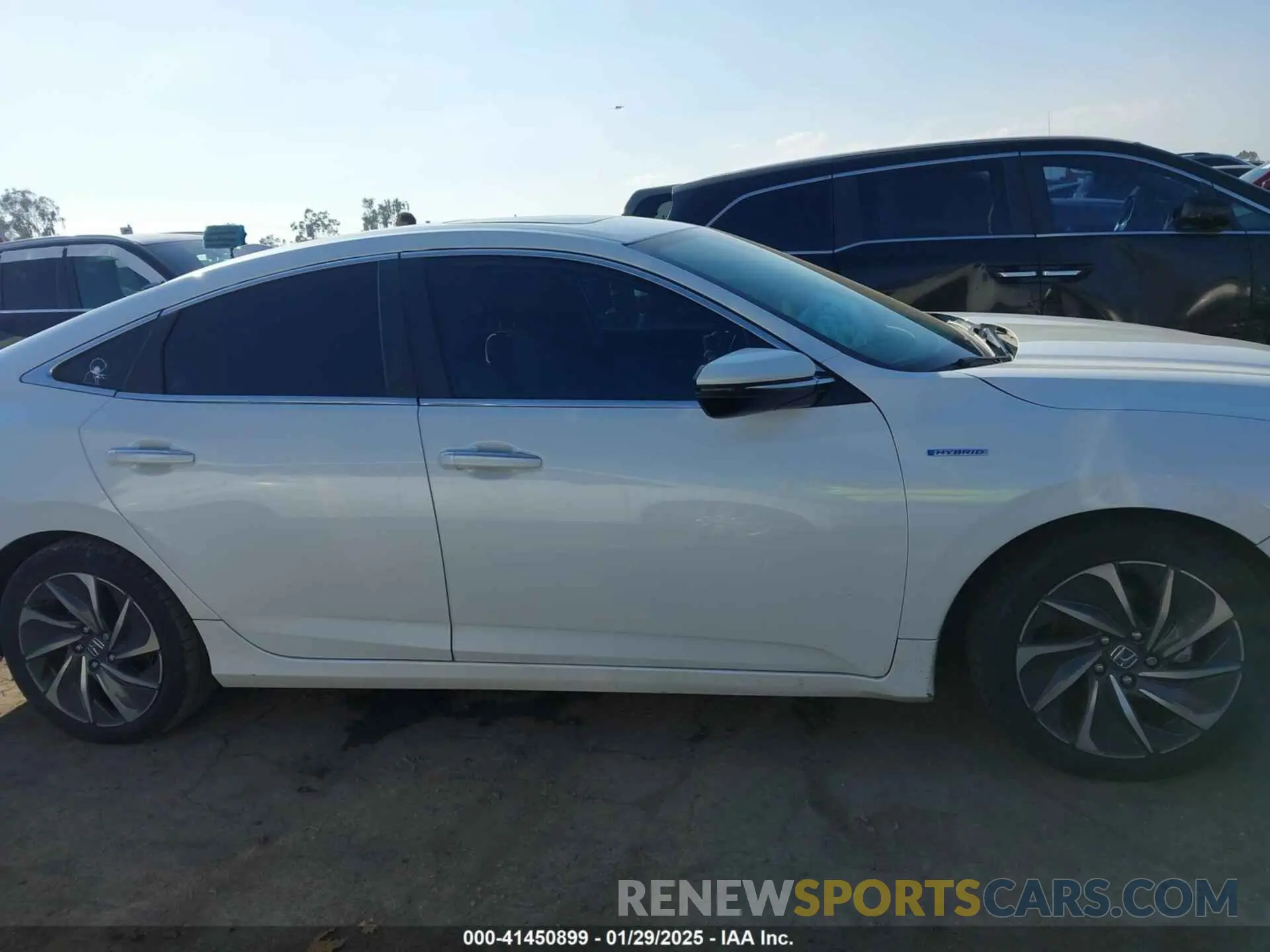 12 Photograph of a damaged car 19XZE4F95NE017767 HONDA INSIGHT 2022