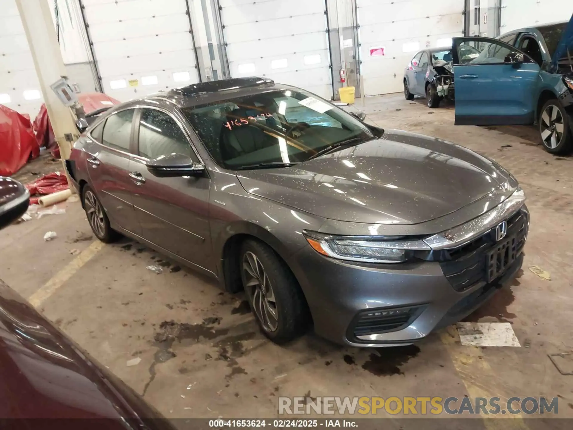 1 Photograph of a damaged car 19XZE4F96NE008687 HONDA INSIGHT 2022
