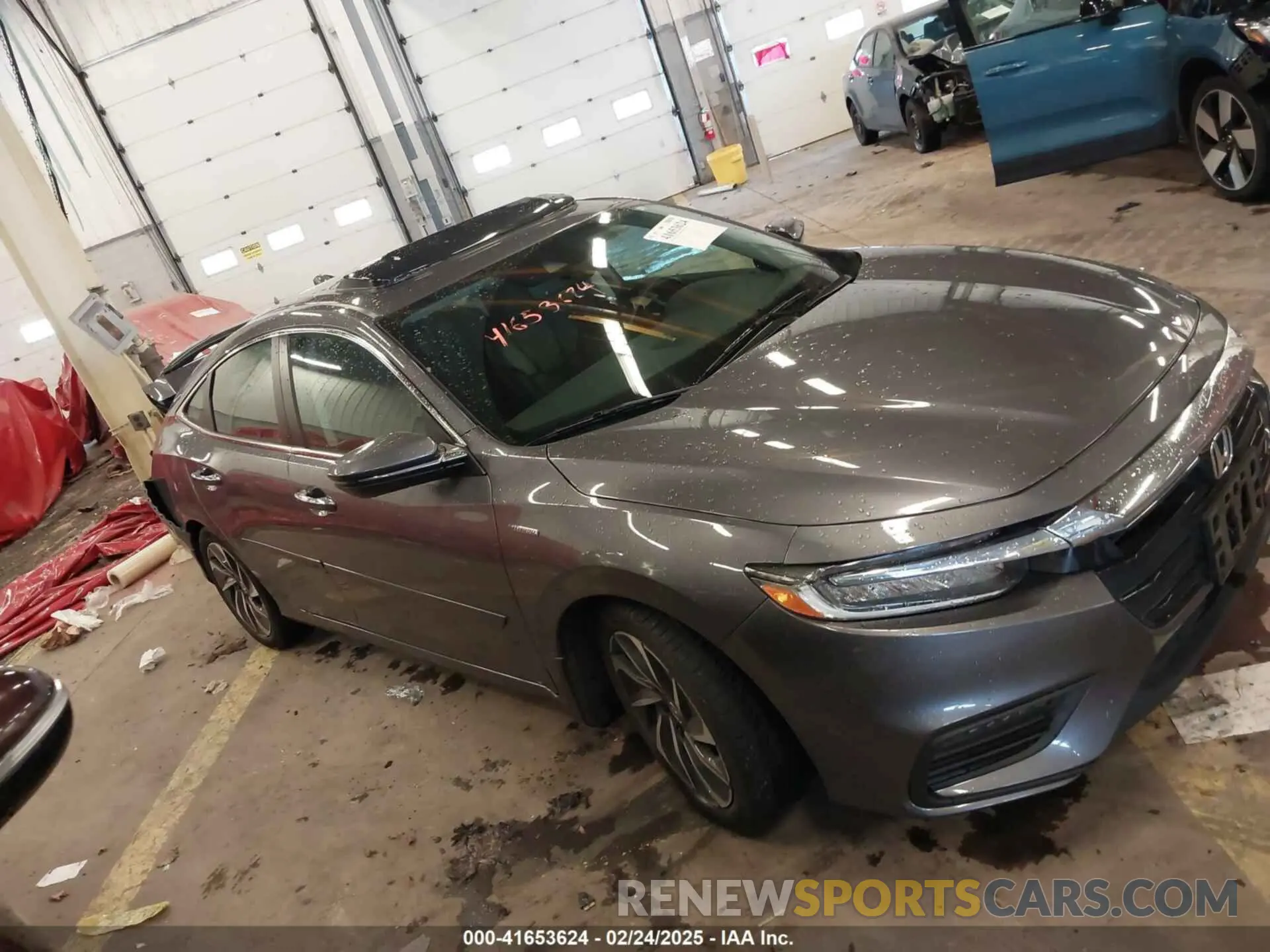 13 Photograph of a damaged car 19XZE4F96NE008687 HONDA INSIGHT 2022