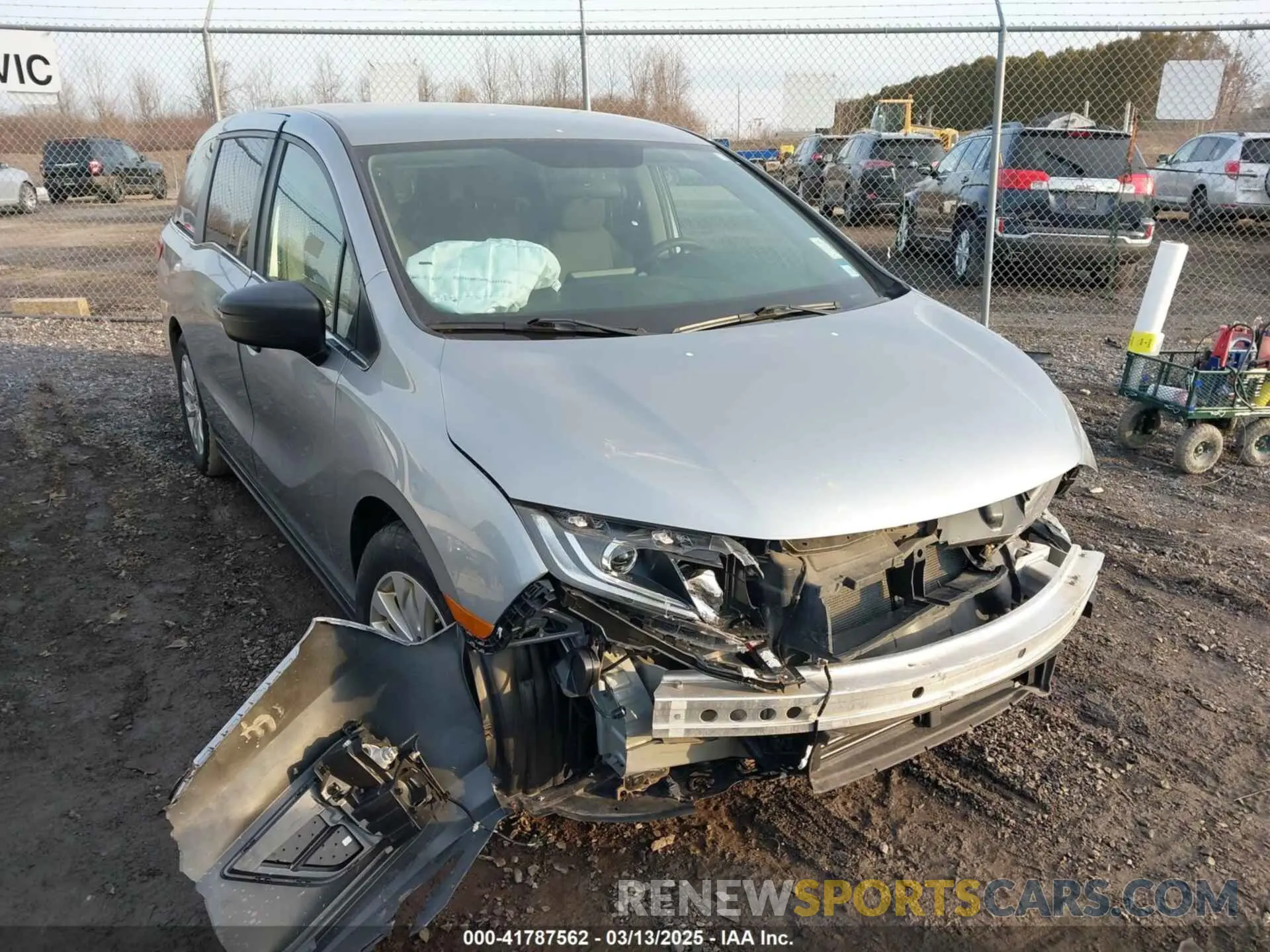 1 Photograph of a damaged car 5FNRL6H20KB028201 HONDA ODYSSEY 2019