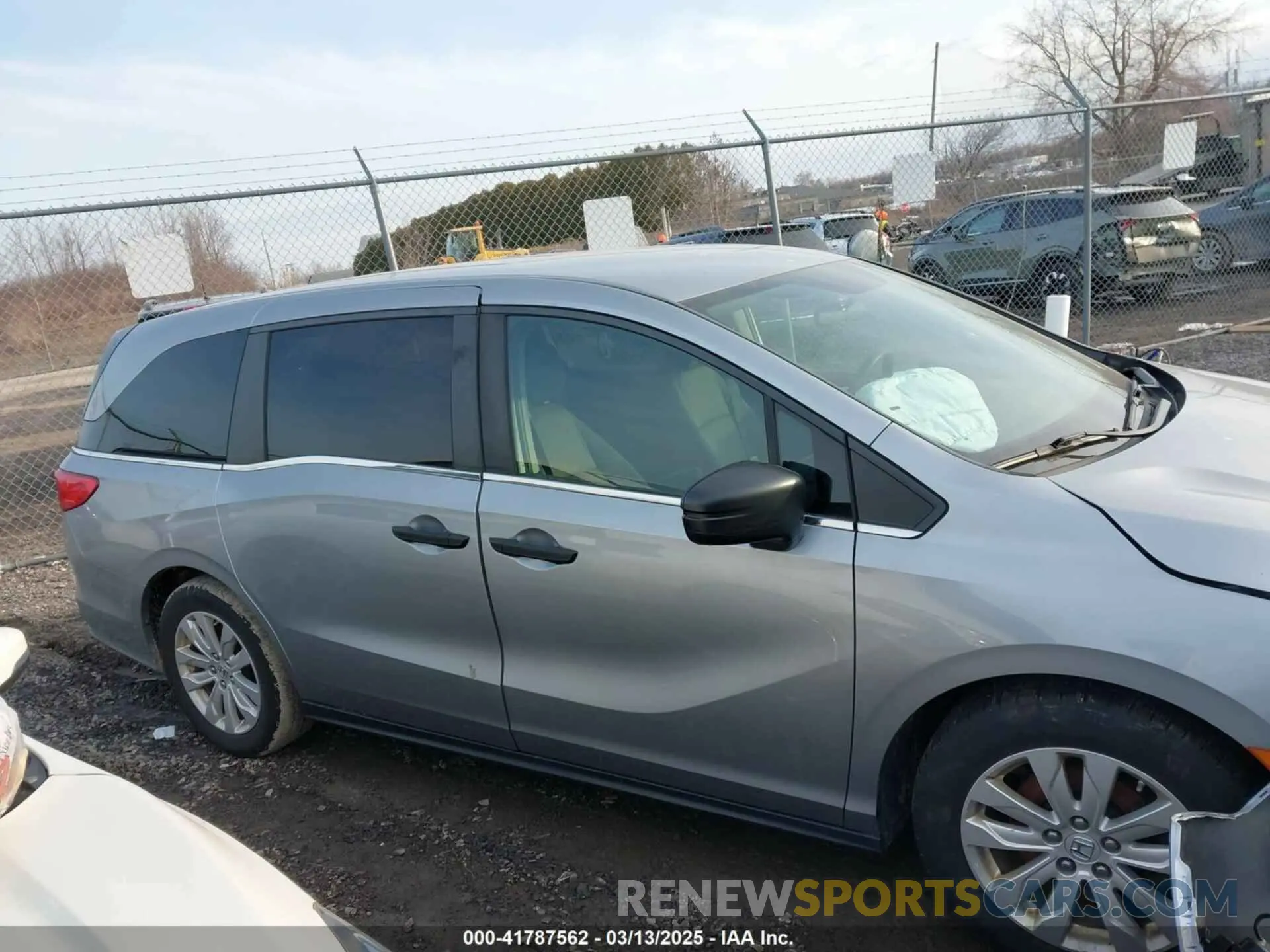 14 Photograph of a damaged car 5FNRL6H20KB028201 HONDA ODYSSEY 2019