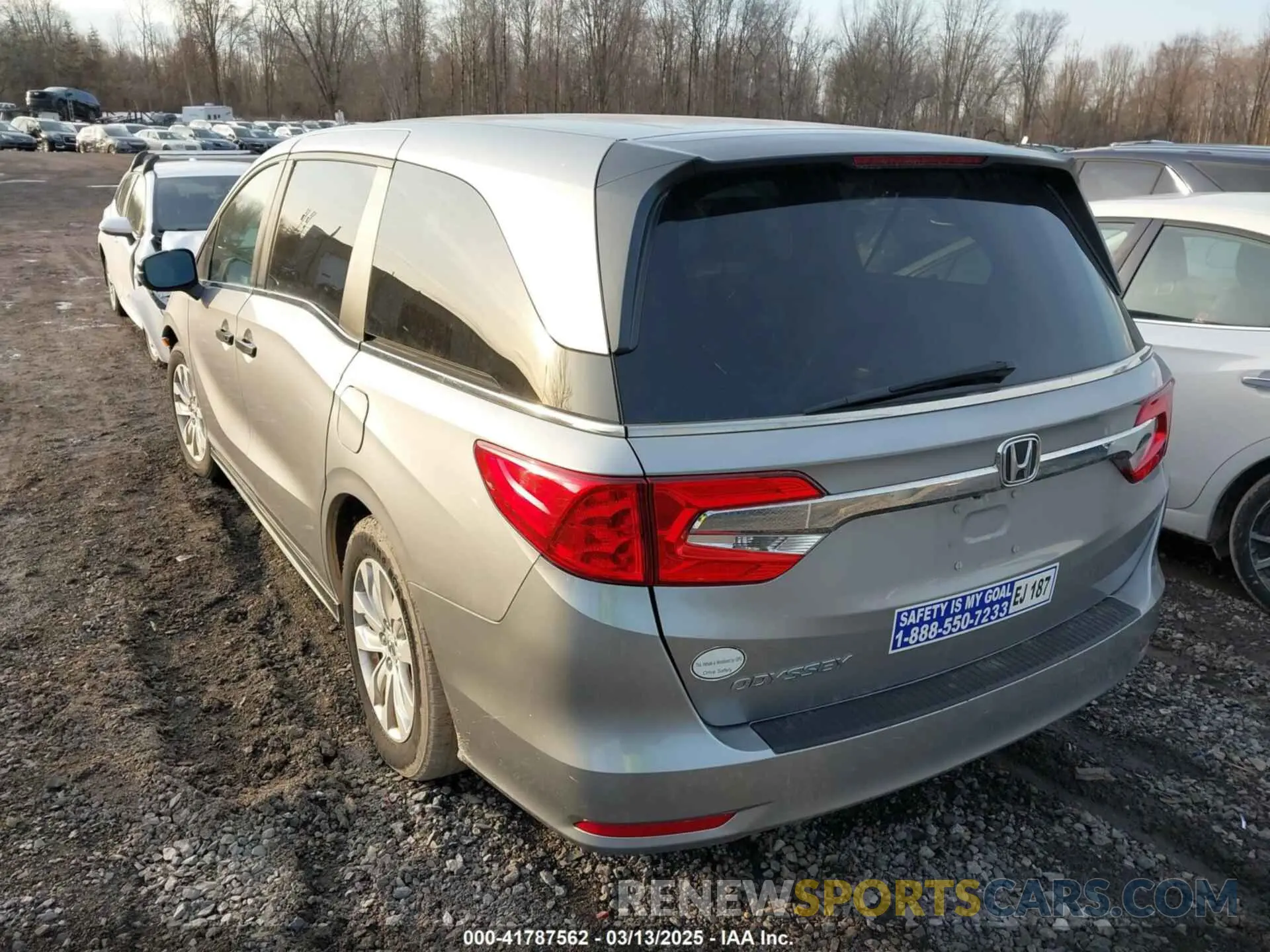 3 Photograph of a damaged car 5FNRL6H20KB028201 HONDA ODYSSEY 2019