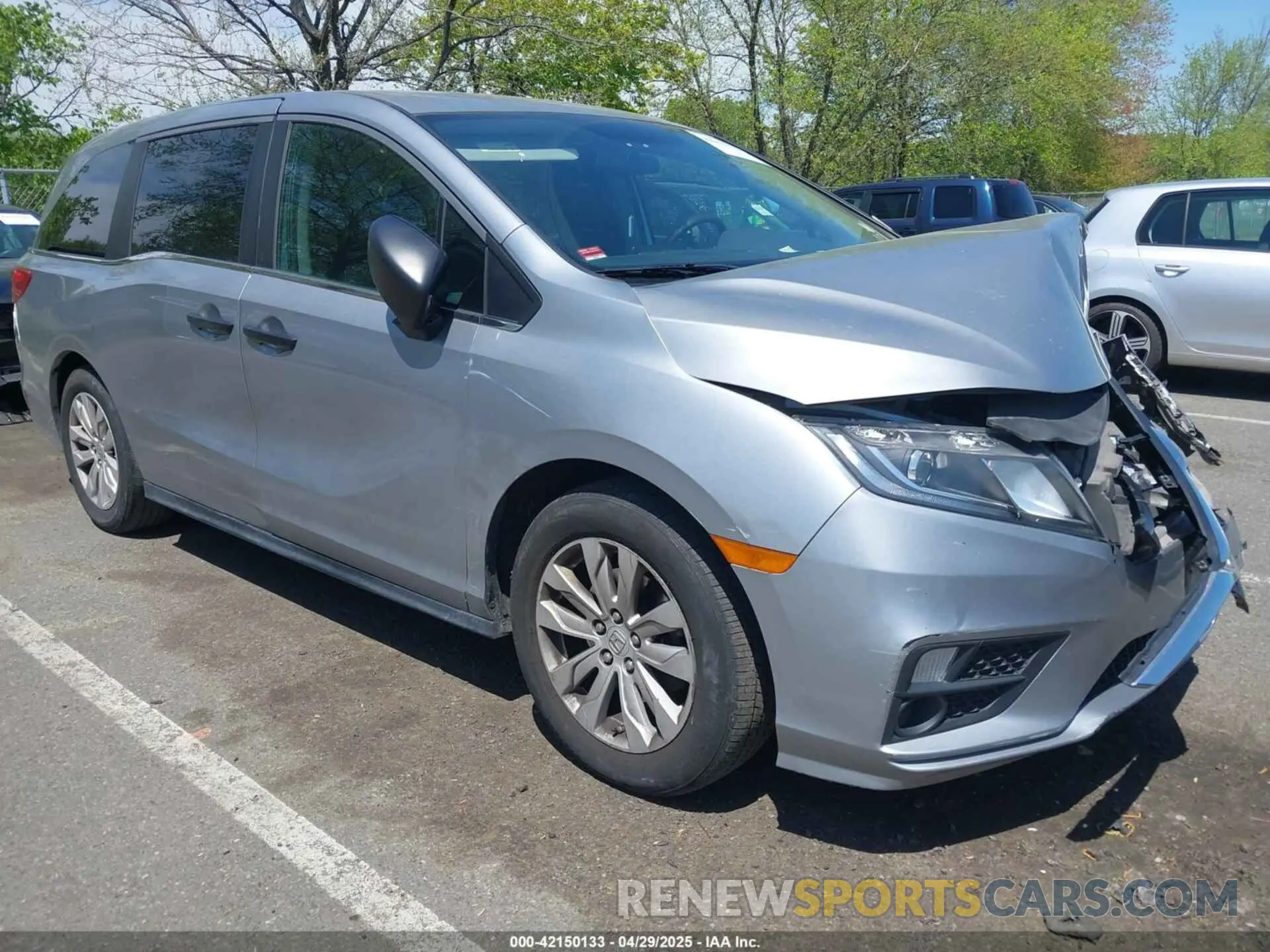1 Photograph of a damaged car 5FNRL6H20KB074790 HONDA ODYSSEY 2019