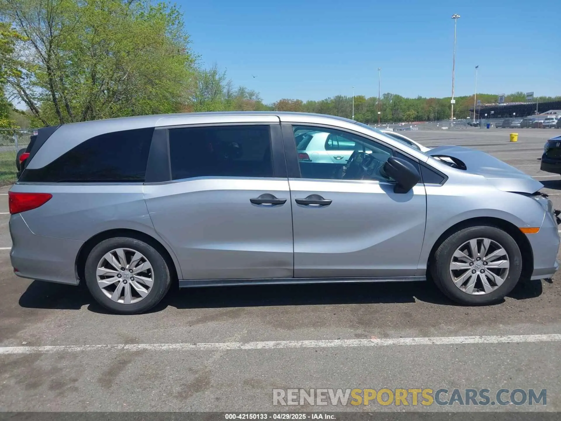 13 Photograph of a damaged car 5FNRL6H20KB074790 HONDA ODYSSEY 2019