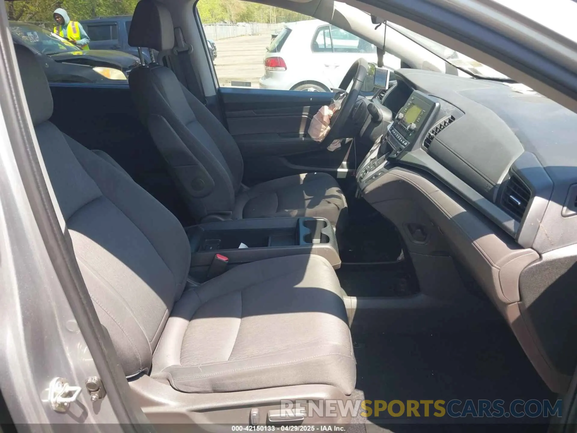 5 Photograph of a damaged car 5FNRL6H20KB074790 HONDA ODYSSEY 2019