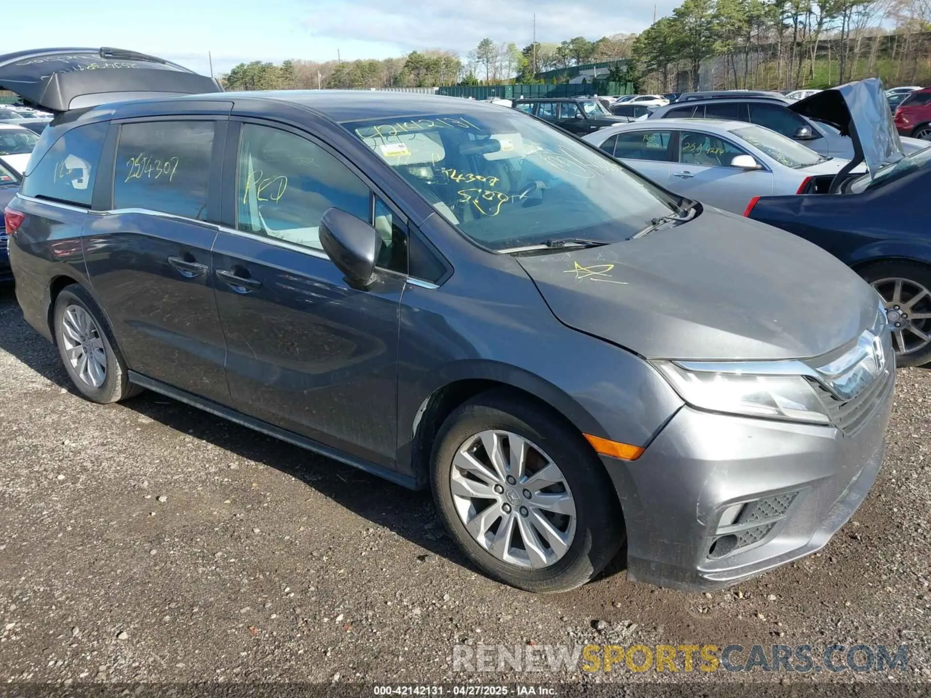 1 Photograph of a damaged car 5FNRL6H24KB102011 HONDA ODYSSEY 2019