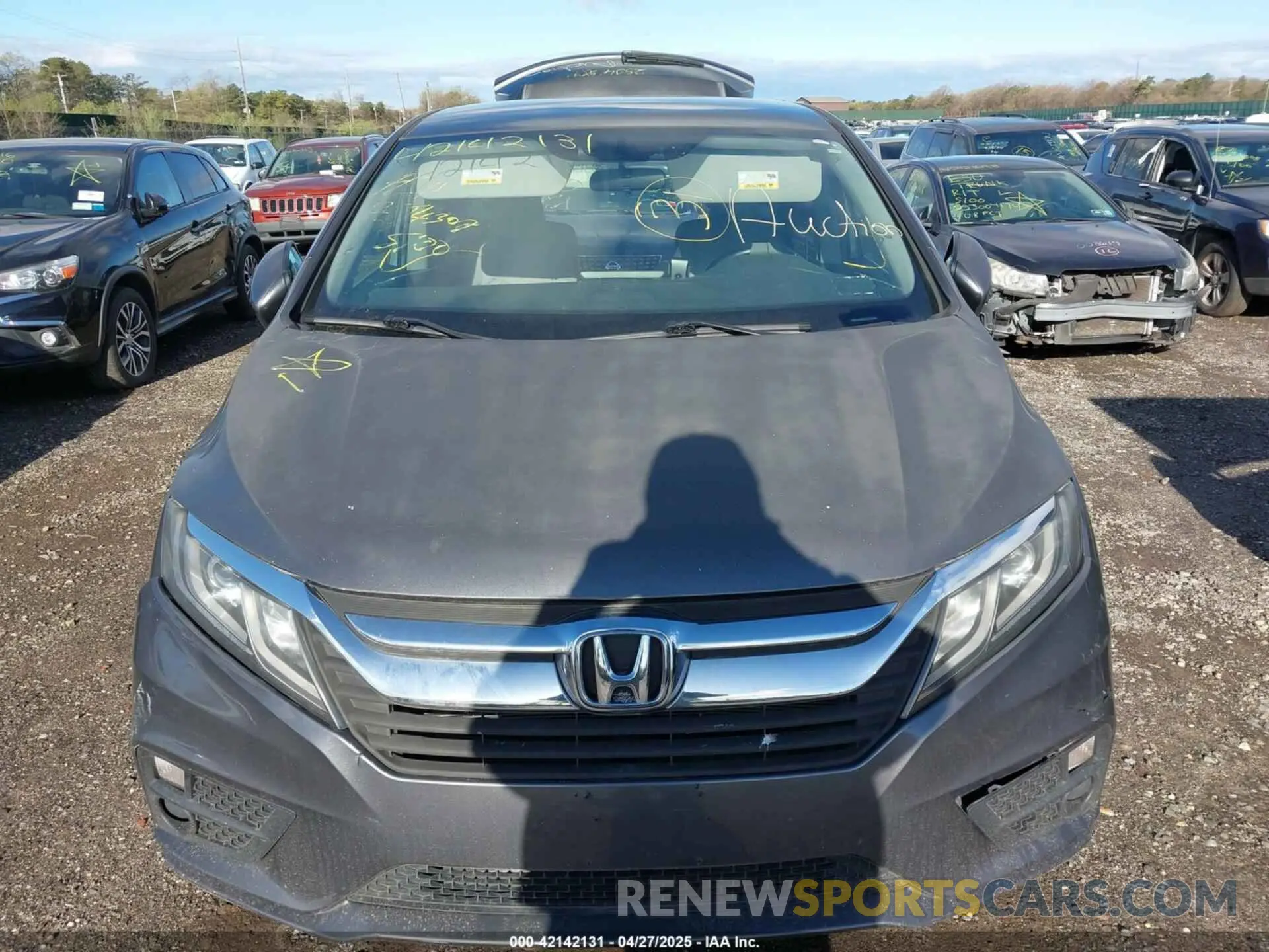 11 Photograph of a damaged car 5FNRL6H24KB102011 HONDA ODYSSEY 2019