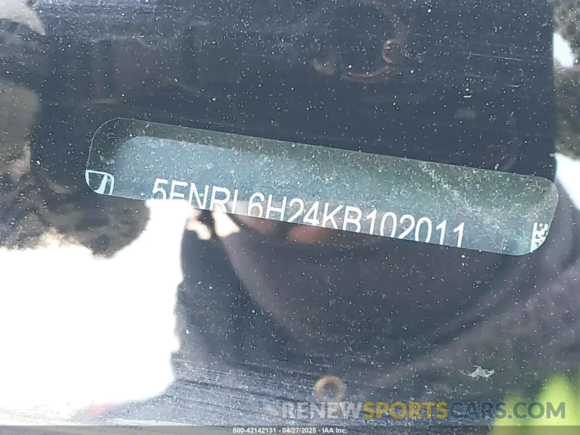 16 Photograph of a damaged car 5FNRL6H24KB102011 HONDA ODYSSEY 2019
