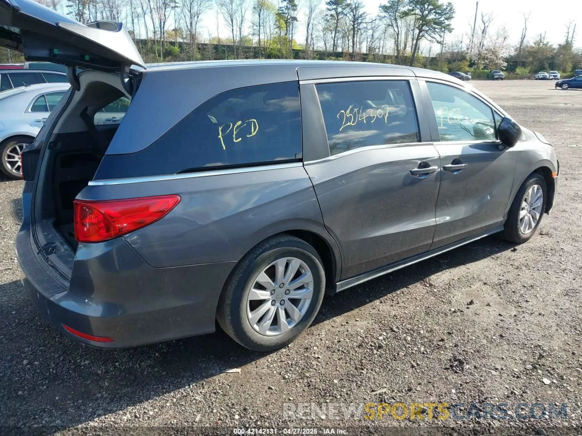 4 Photograph of a damaged car 5FNRL6H24KB102011 HONDA ODYSSEY 2019