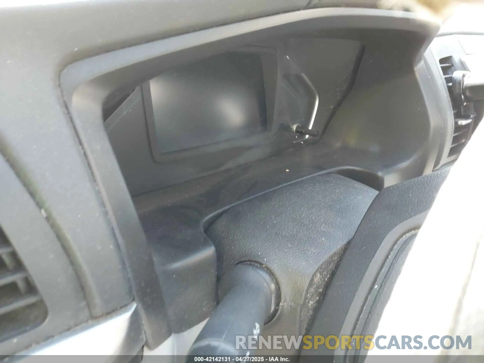 7 Photograph of a damaged car 5FNRL6H24KB102011 HONDA ODYSSEY 2019