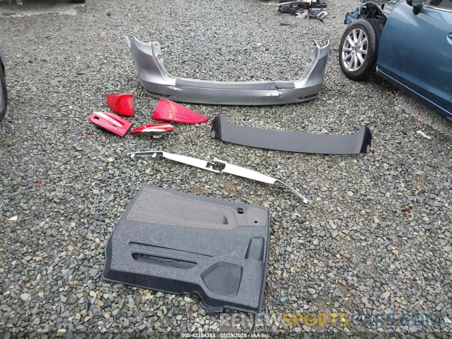 12 Photograph of a damaged car 5FNRL6H46KB504498 HONDA ODYSSEY 2019