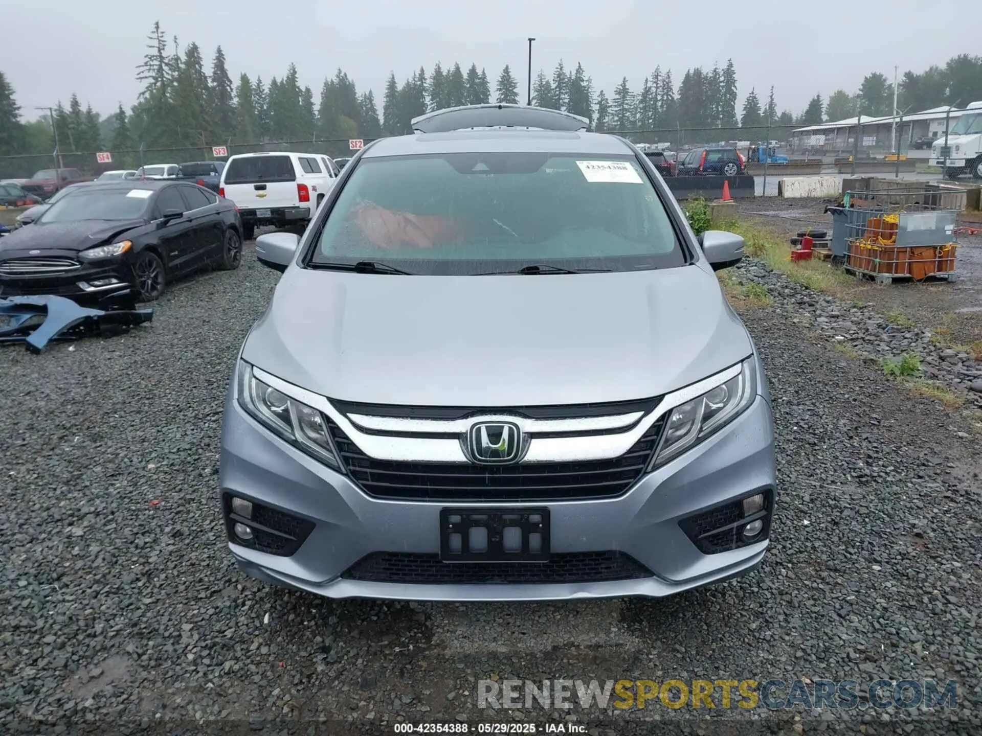 13 Photograph of a damaged car 5FNRL6H46KB504498 HONDA ODYSSEY 2019