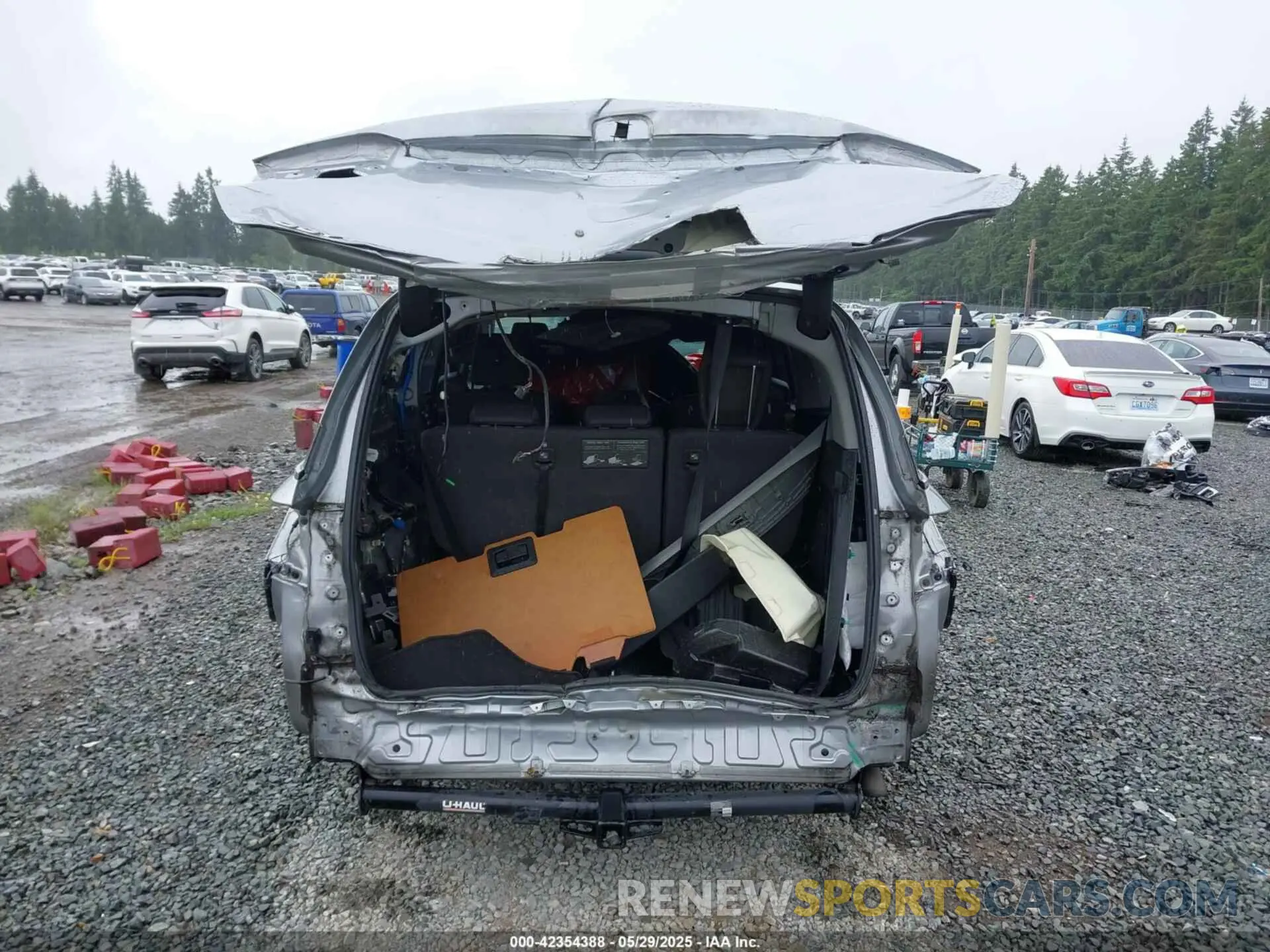 17 Photograph of a damaged car 5FNRL6H46KB504498 HONDA ODYSSEY 2019
