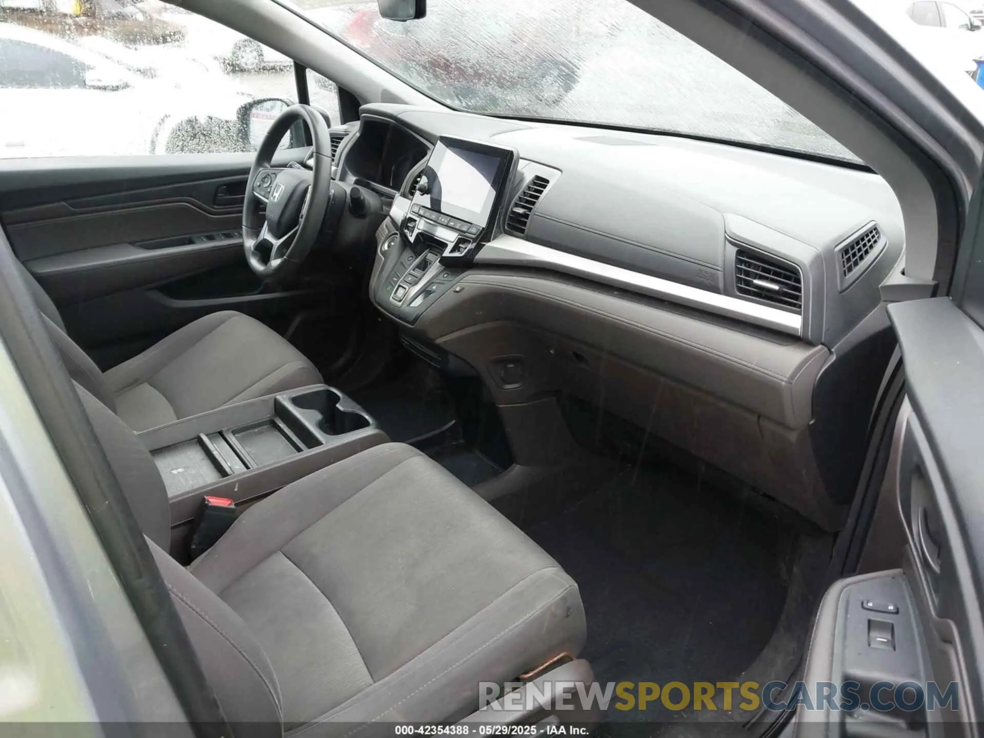 5 Photograph of a damaged car 5FNRL6H46KB504498 HONDA ODYSSEY 2019