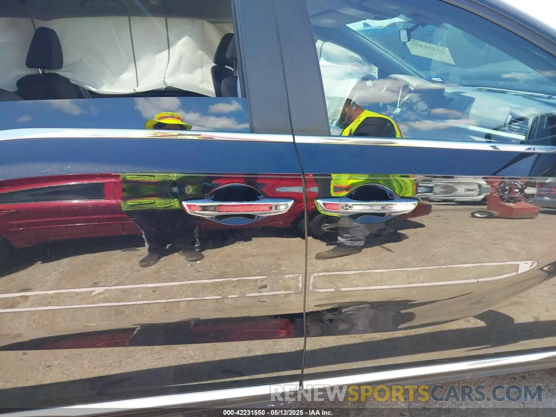 13 Photograph of a damaged car 5FNRL6H50KB092829 HONDA ODYSSEY 2019