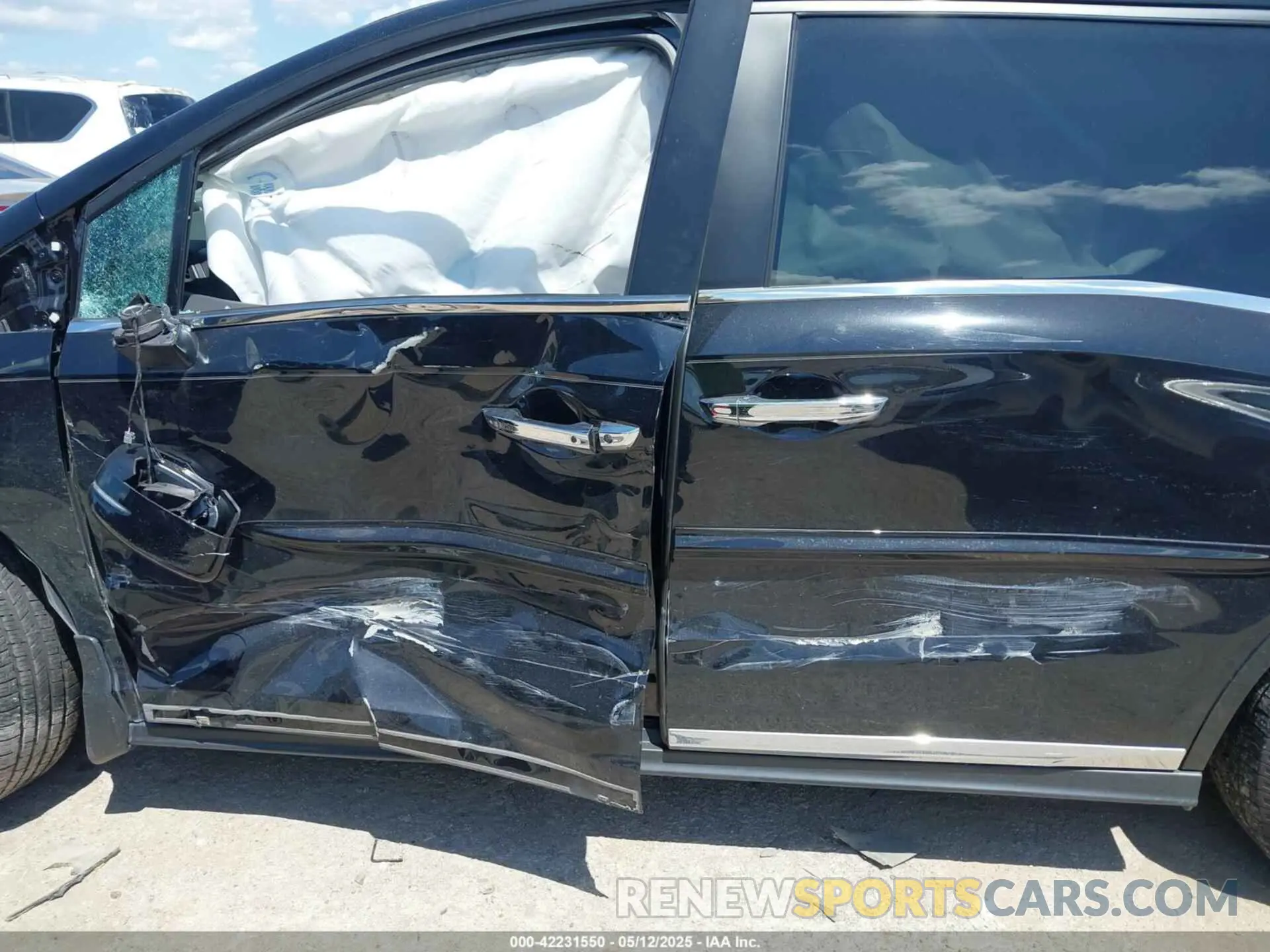 14 Photograph of a damaged car 5FNRL6H50KB092829 HONDA ODYSSEY 2019