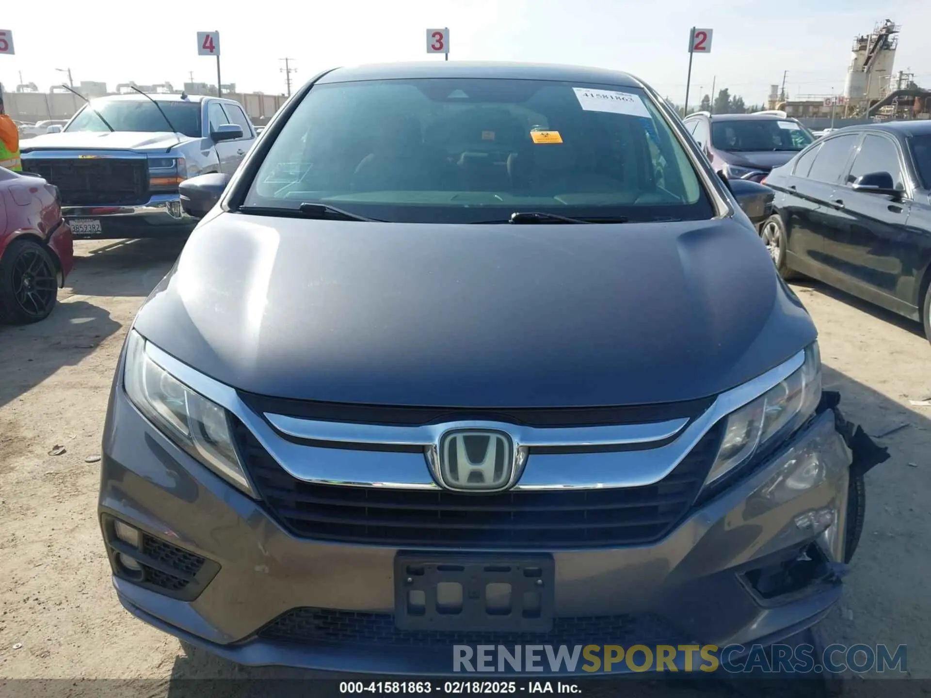 12 Photograph of a damaged car 5FNRL6H51KB127099 HONDA ODYSSEY 2019