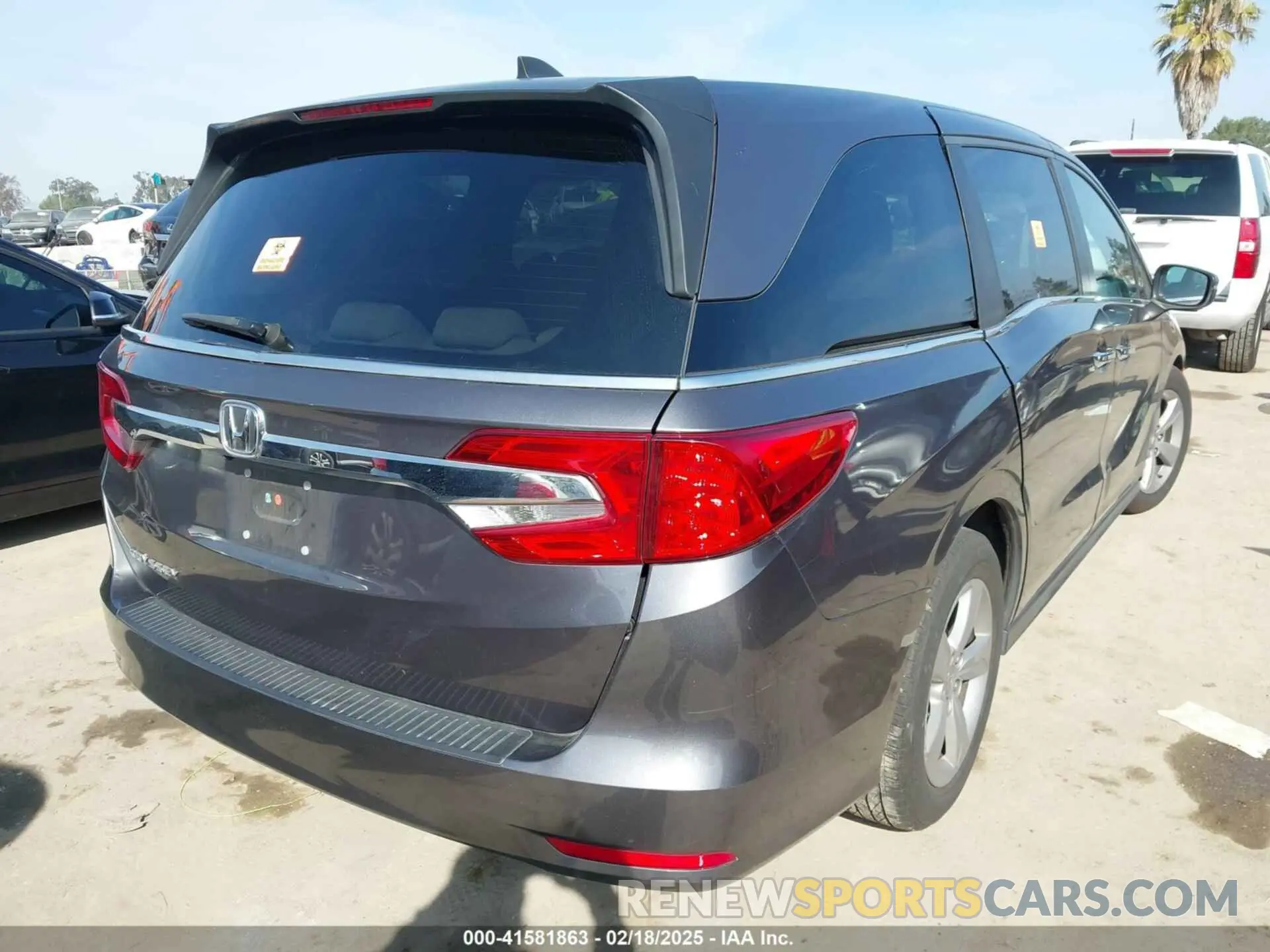 4 Photograph of a damaged car 5FNRL6H51KB127099 HONDA ODYSSEY 2019