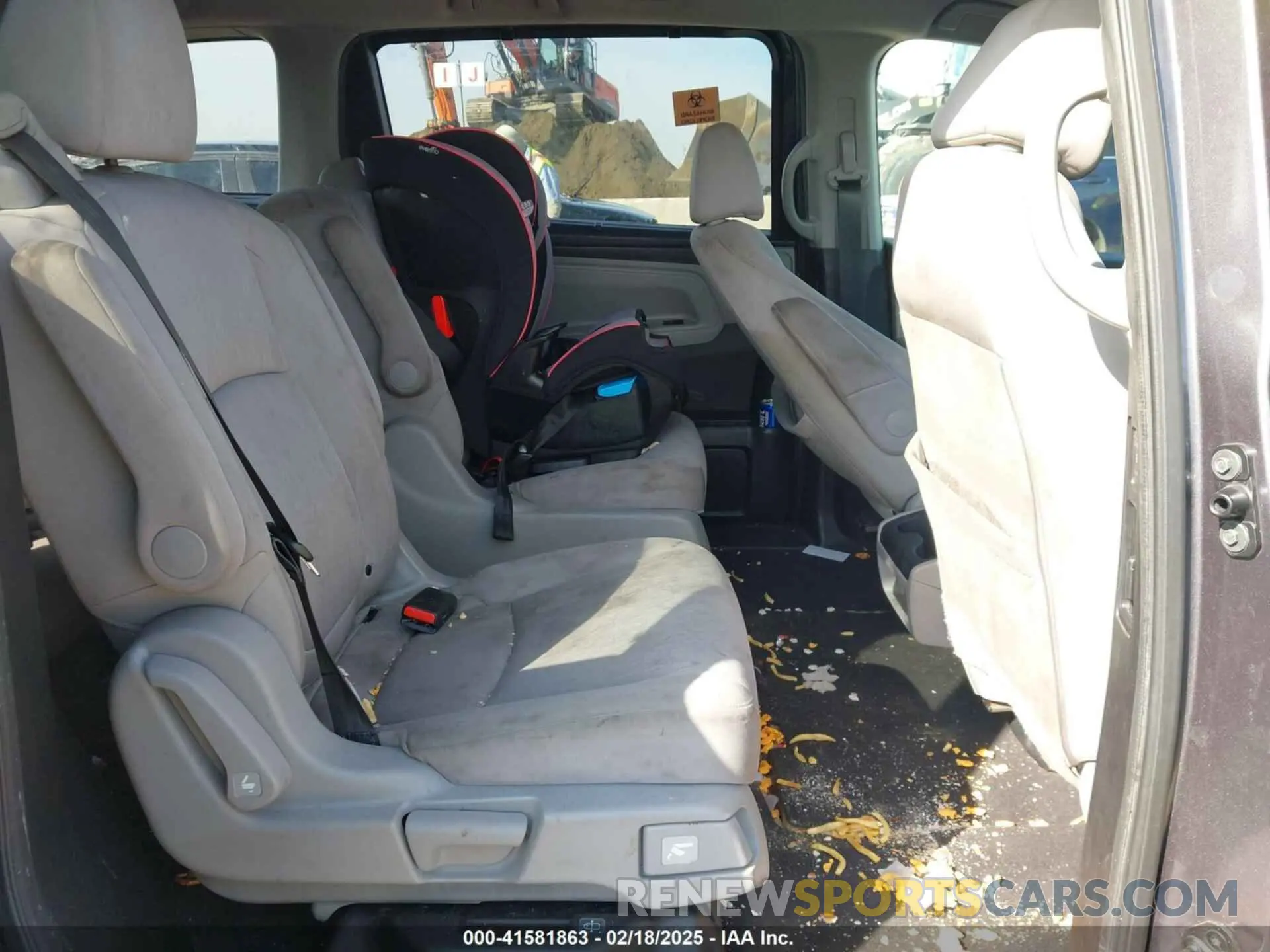 8 Photograph of a damaged car 5FNRL6H51KB127099 HONDA ODYSSEY 2019