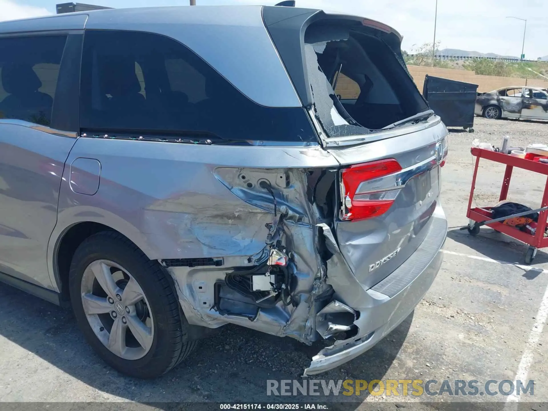 6 Photograph of a damaged car 5FNRL6H51KB138393 HONDA ODYSSEY 2019