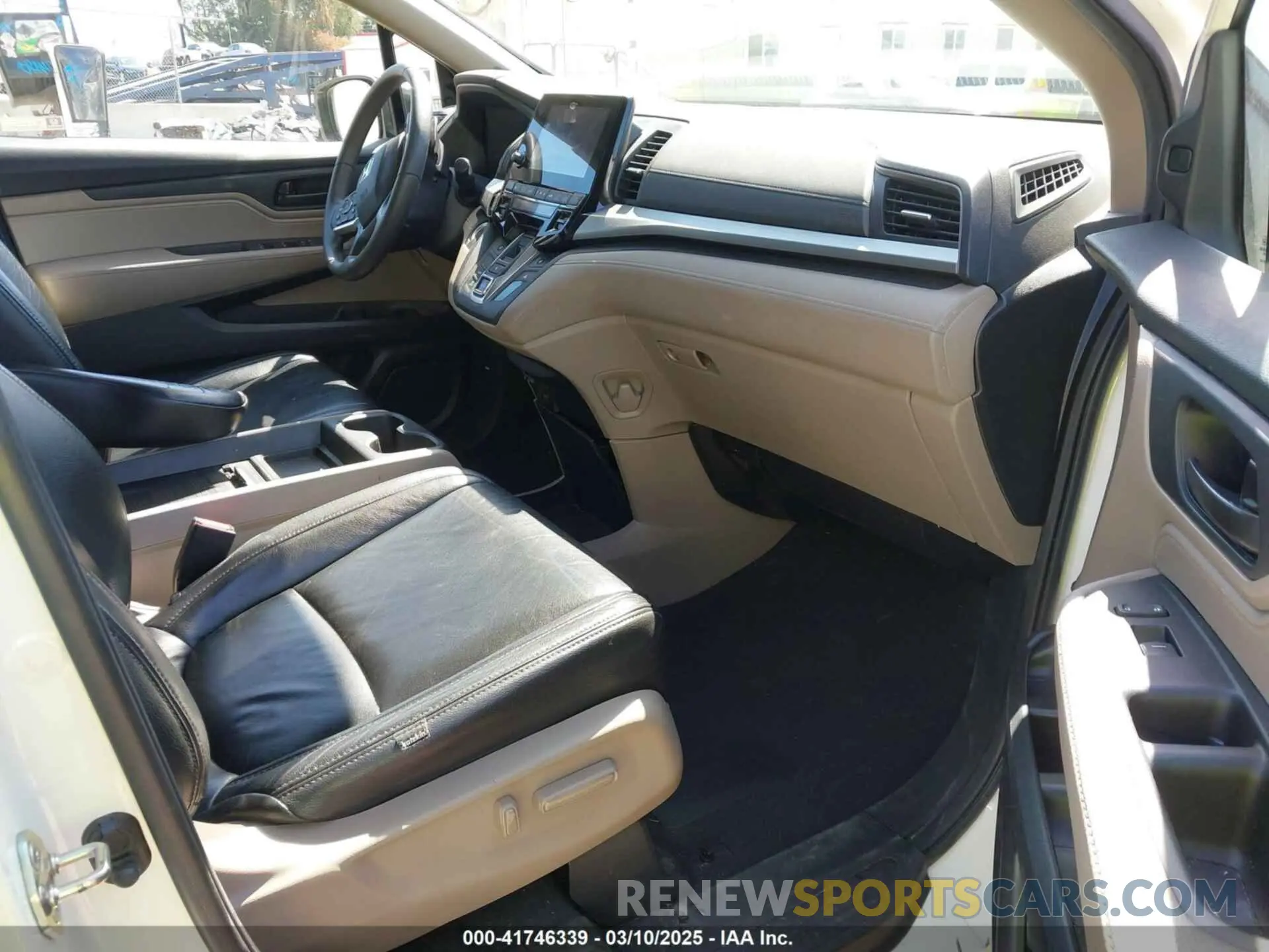 5 Photograph of a damaged car 5FNRL6H52KB087762 HONDA ODYSSEY 2019
