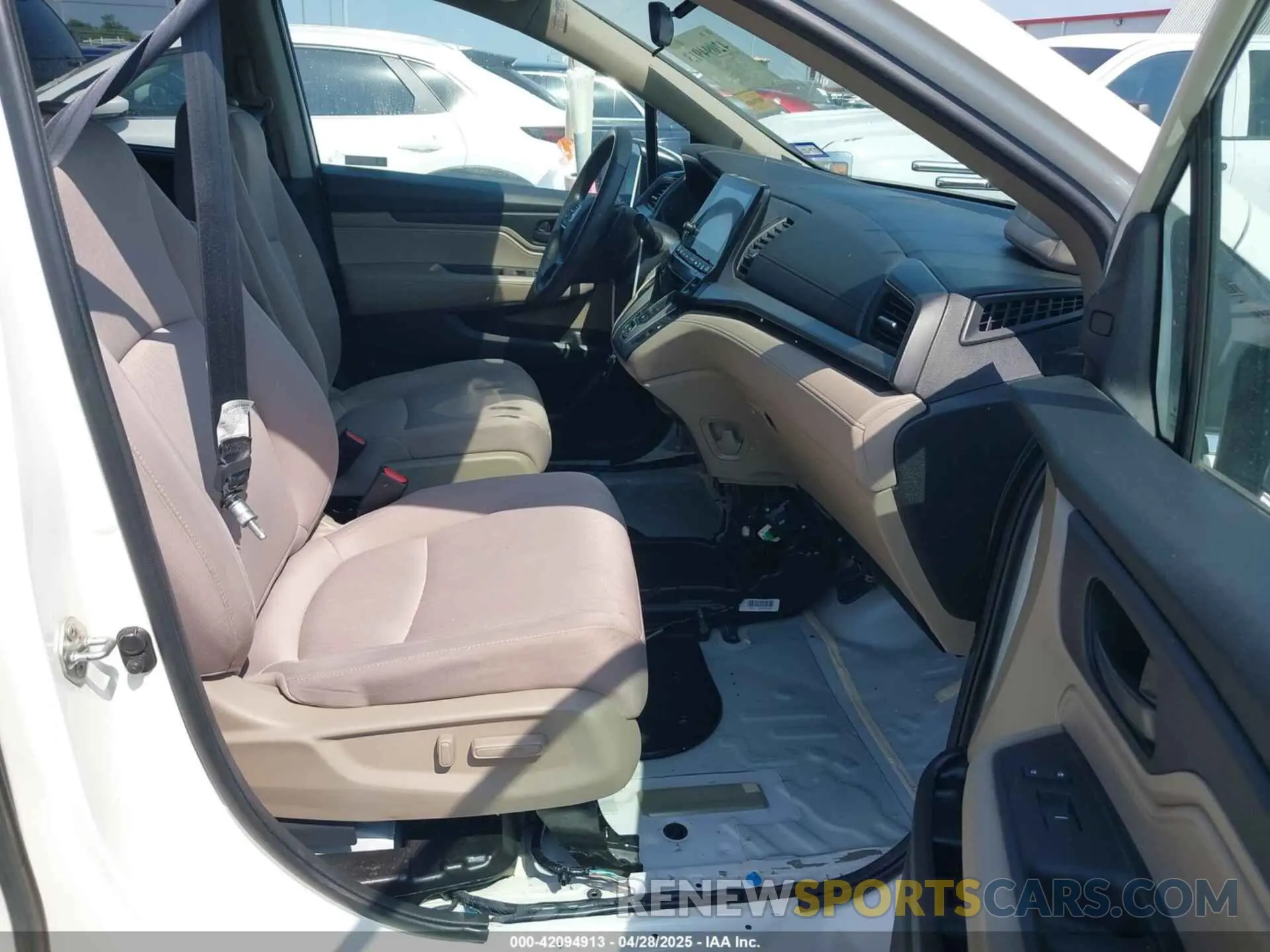 5 Photograph of a damaged car 5FNRL6H52KB121294 HONDA ODYSSEY 2019