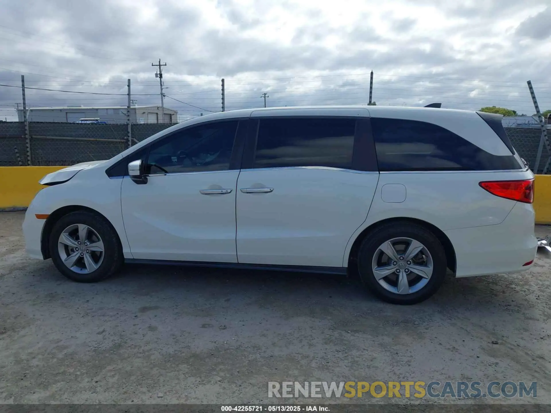 14 Photograph of a damaged car 5FNRL6H53KB049263 HONDA ODYSSEY 2019