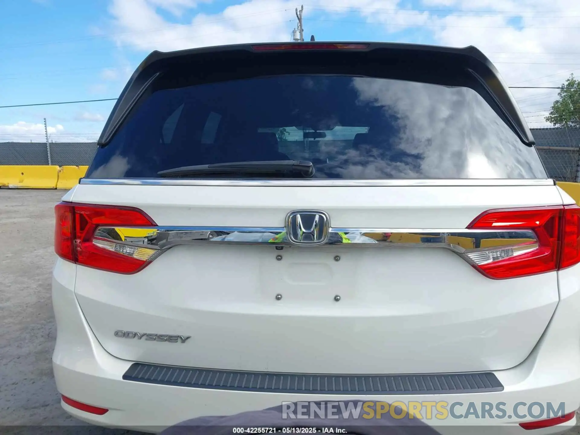 16 Photograph of a damaged car 5FNRL6H53KB049263 HONDA ODYSSEY 2019