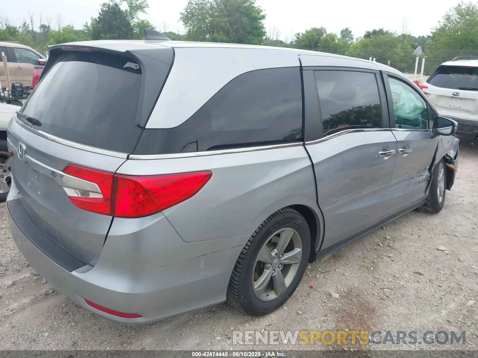 4 Photograph of a damaged car 5FNRL6H53KB129212 HONDA ODYSSEY 2019
