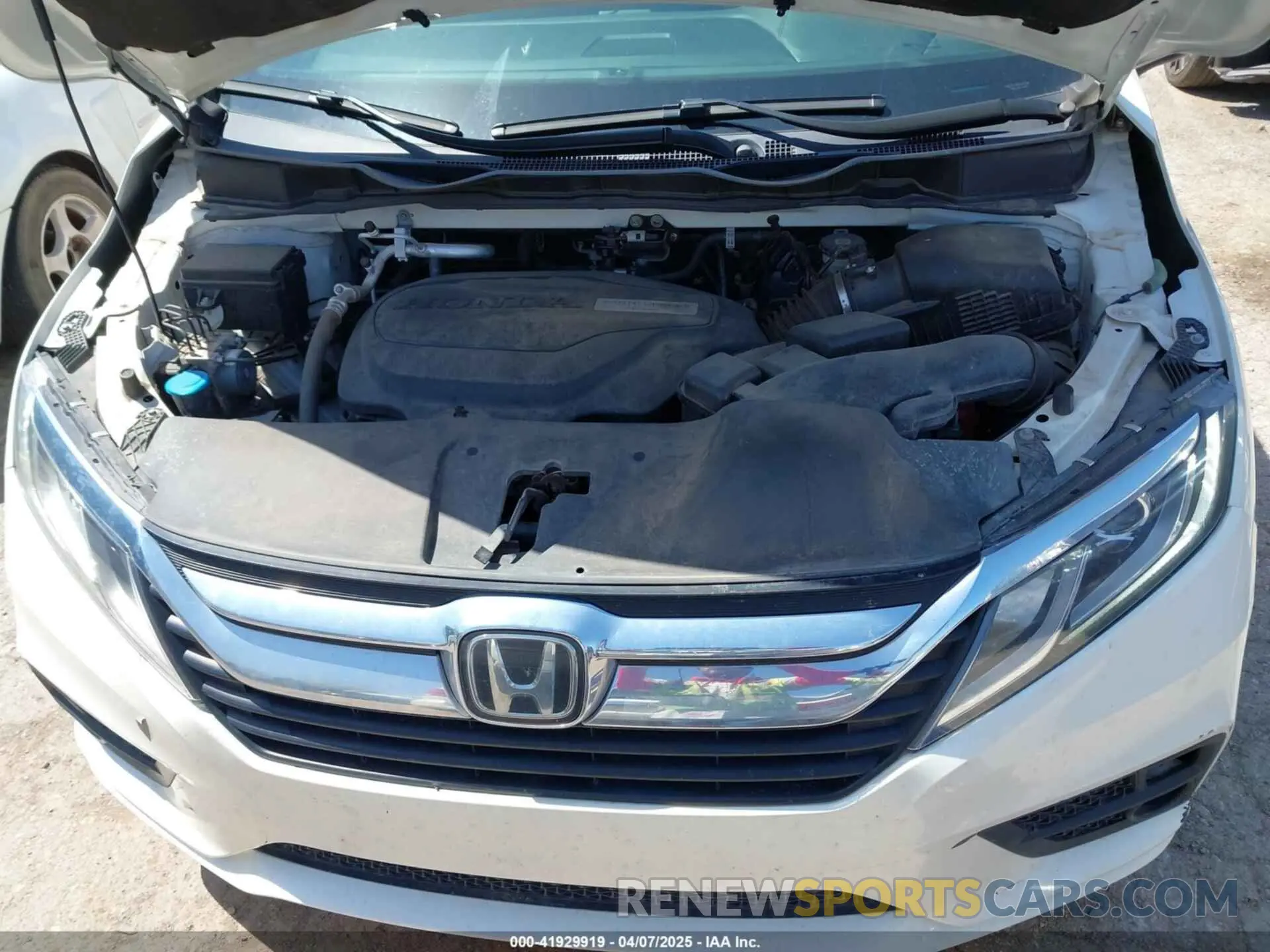 10 Photograph of a damaged car 5FNRL6H54KB053841 HONDA ODYSSEY 2019