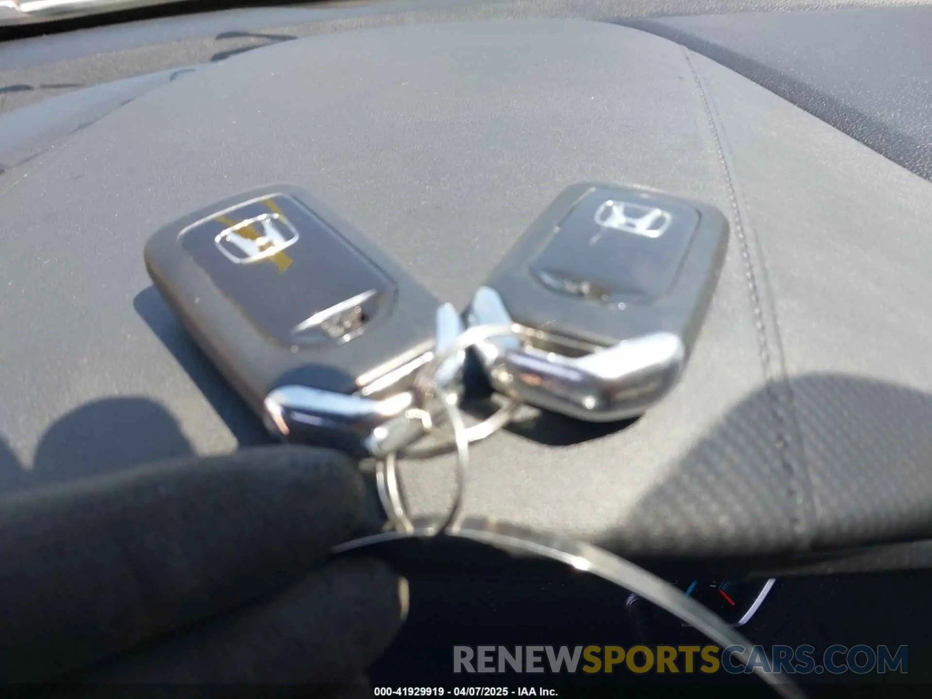 11 Photograph of a damaged car 5FNRL6H54KB053841 HONDA ODYSSEY 2019