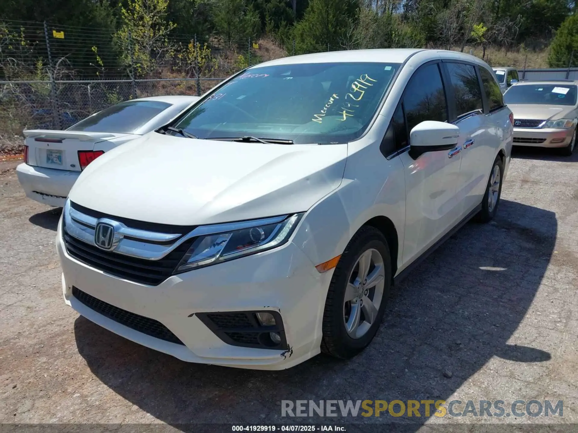 2 Photograph of a damaged car 5FNRL6H54KB053841 HONDA ODYSSEY 2019