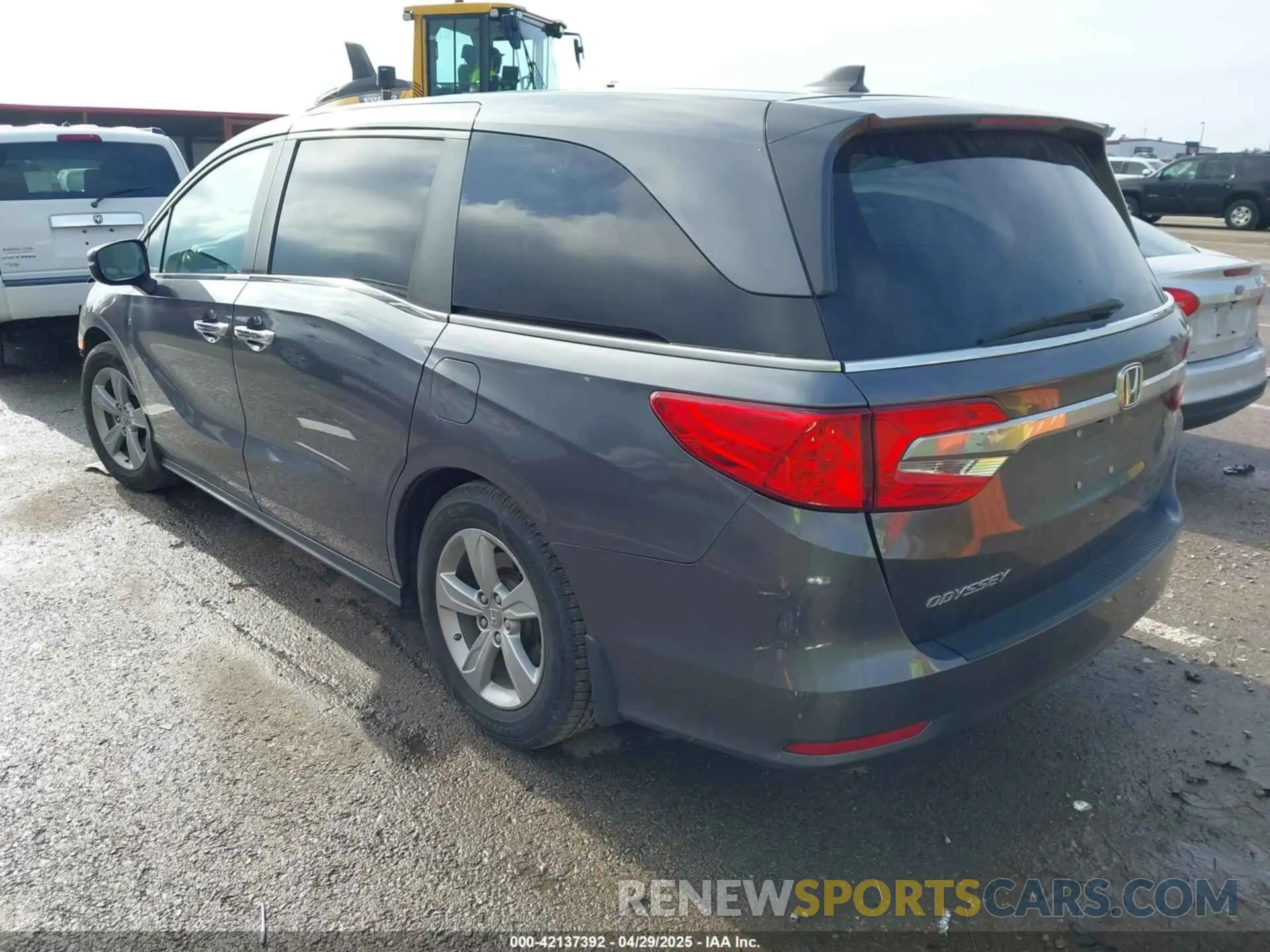 3 Photograph of a damaged car 5FNRL6H54KB096866 HONDA ODYSSEY 2019