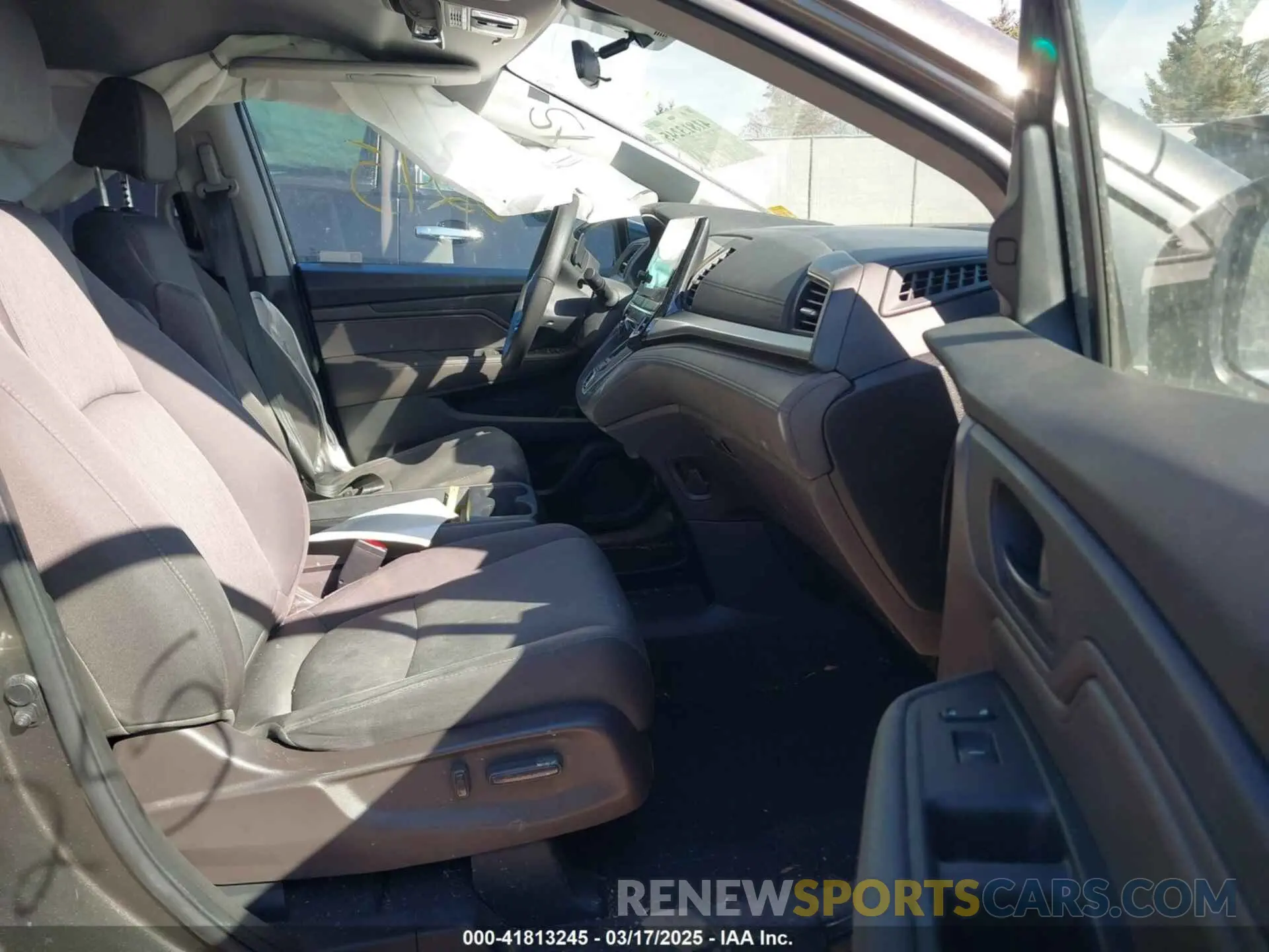 5 Photograph of a damaged car 5FNRL6H57KB023443 HONDA ODYSSEY 2019