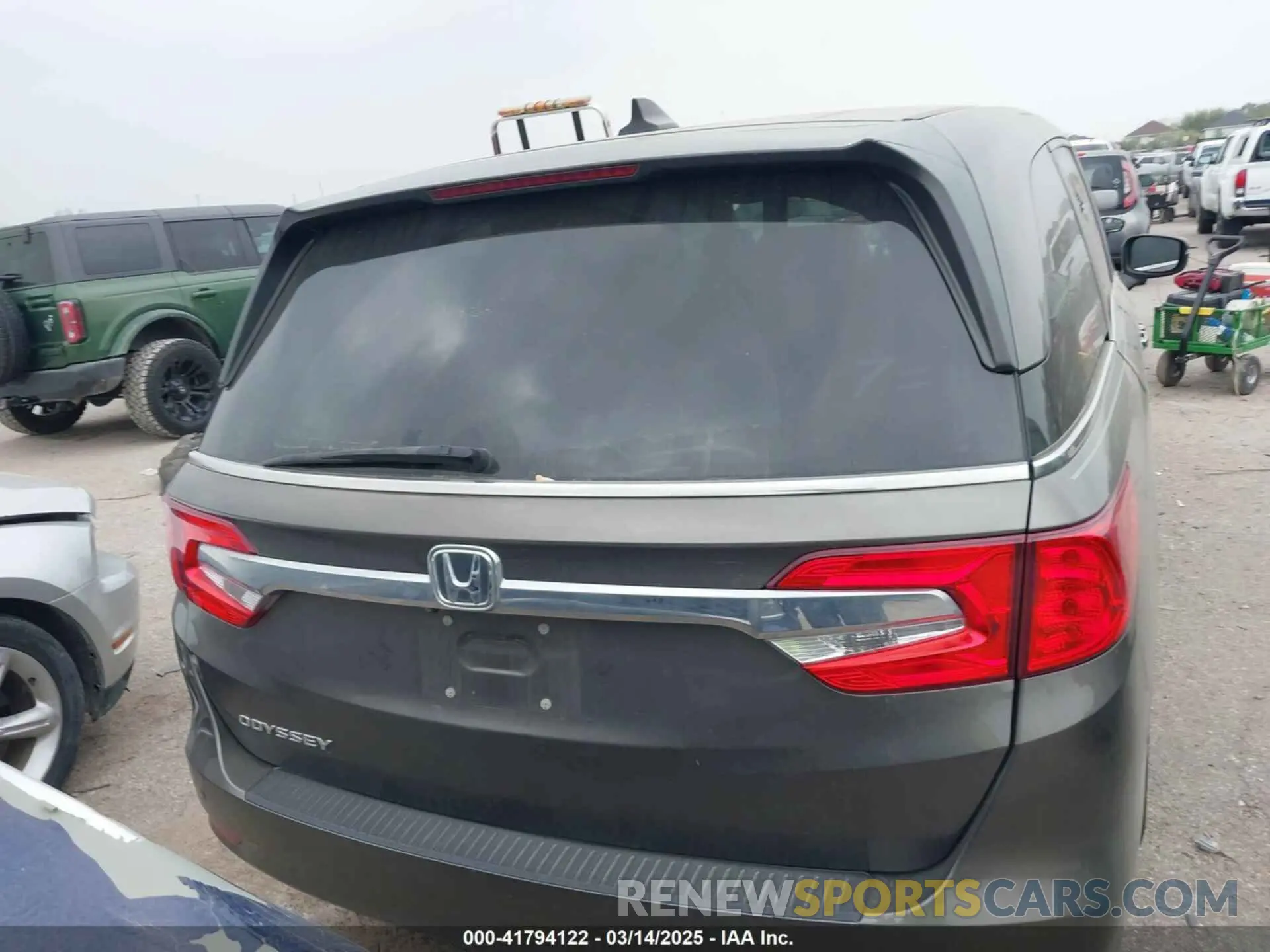 16 Photograph of a damaged car 5FNRL6H57KB049802 HONDA ODYSSEY 2019