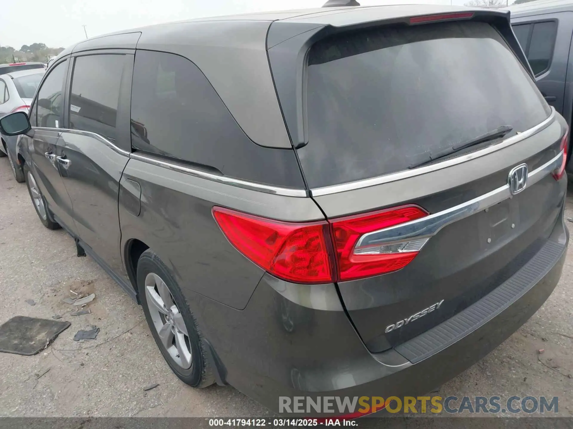 3 Photograph of a damaged car 5FNRL6H57KB049802 HONDA ODYSSEY 2019